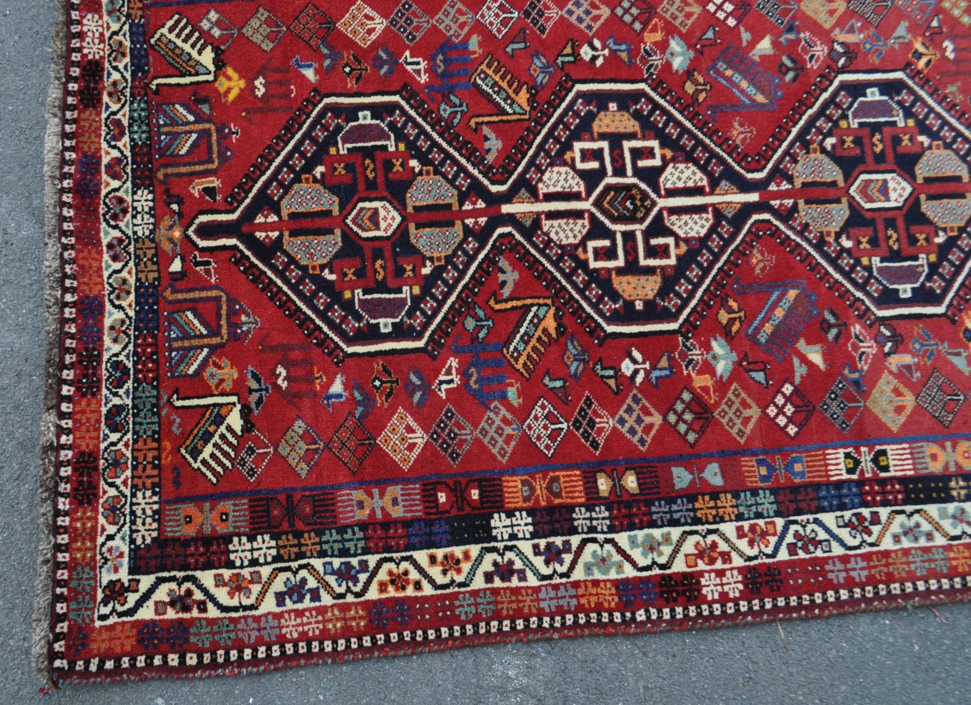 VINTAGE 20TH CENTURY SOUTH WEST PERSIAN QASHQAI FLOOR RUG - Bild 2 aus 3