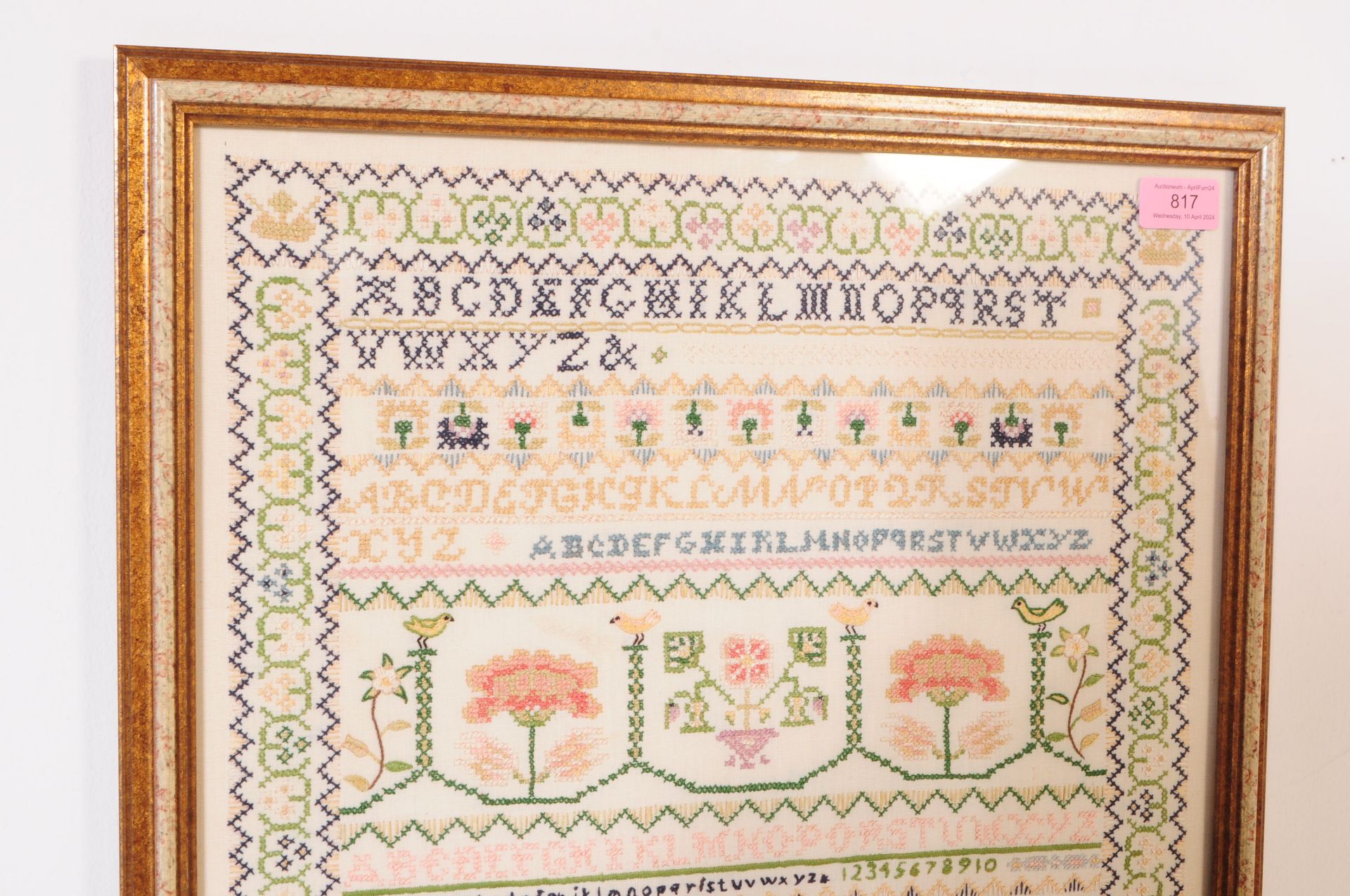 20TH CENTURY FRAMED NEEDLEPOINT SAMPLER - Bild 2 aus 4