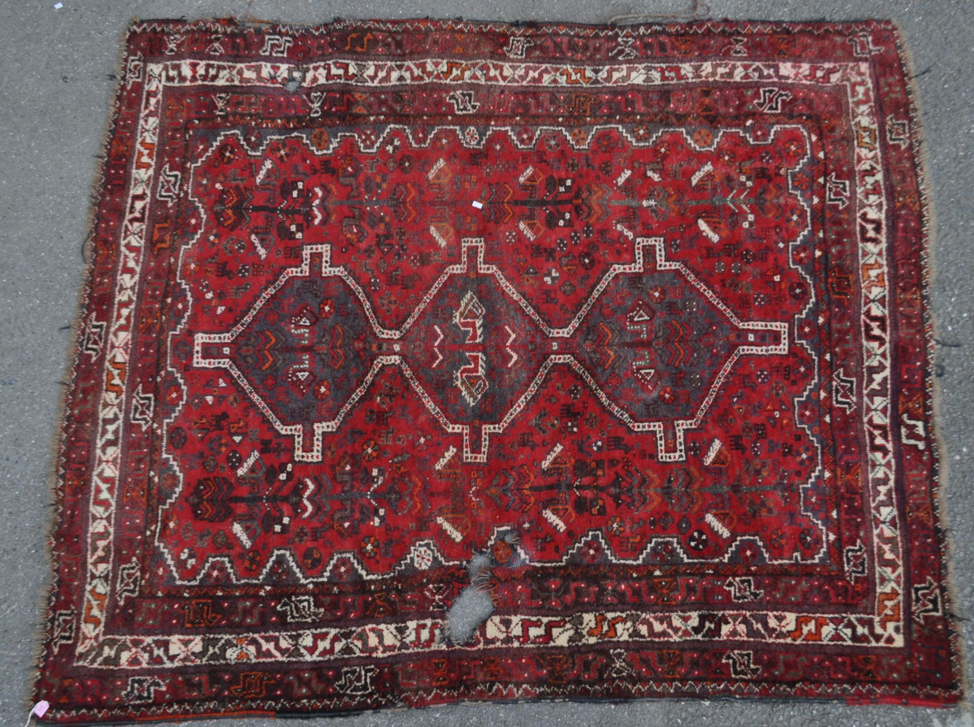 20TH CENTURY PERSIAN QASHQAI RUG