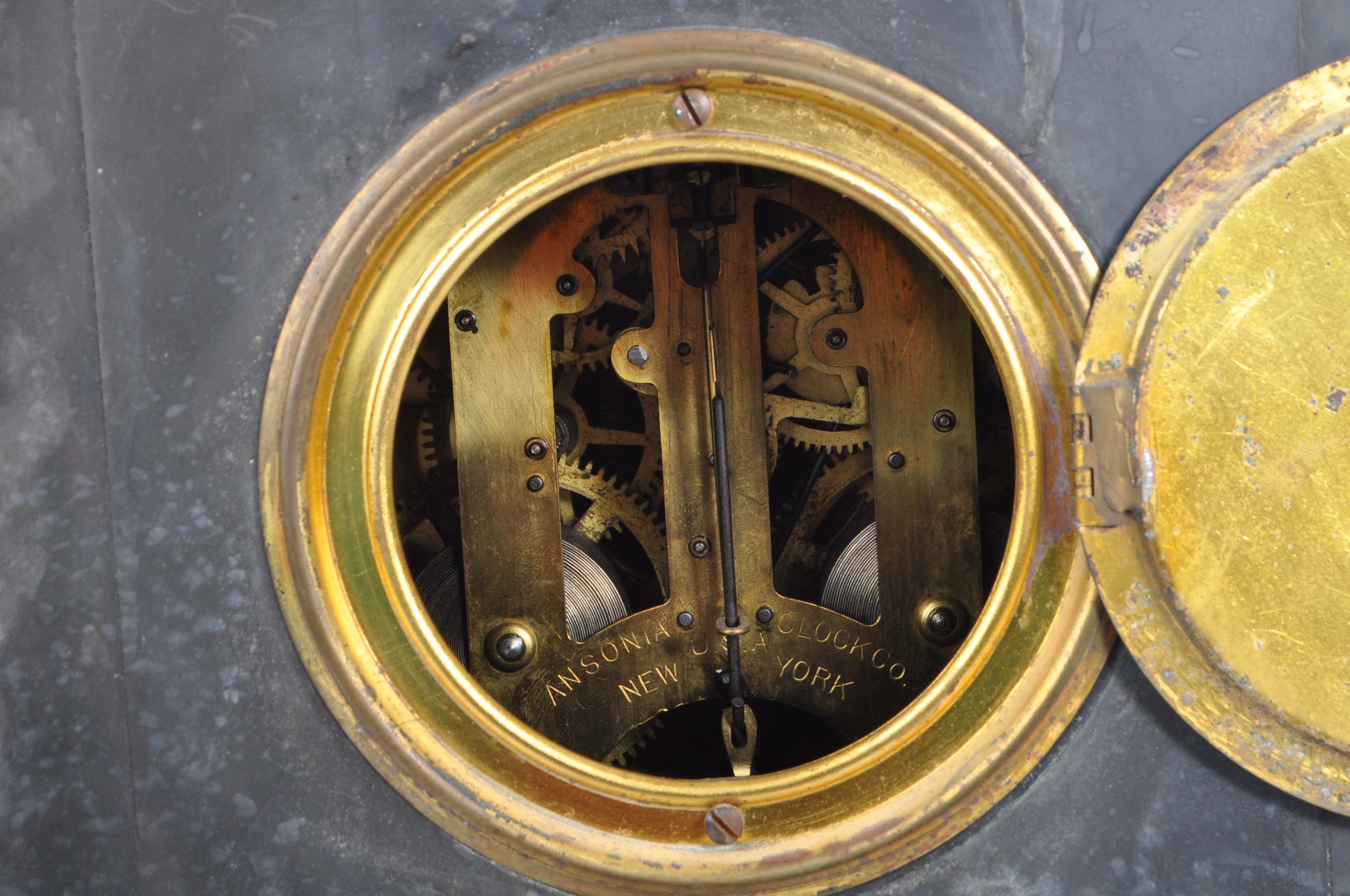 19TH CENTURY VICTORIAN SLATE MANTEL CLOCK - Image 5 of 8