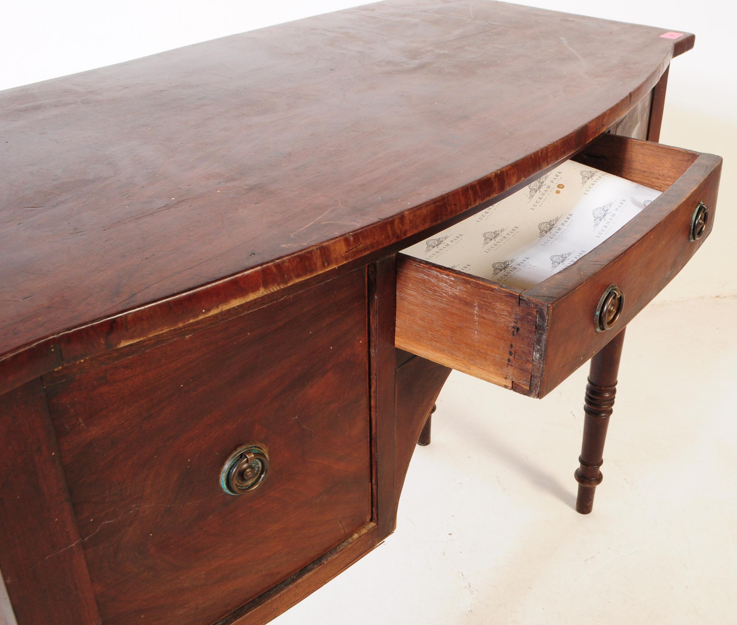 GEORGE III MAHOGANY KNEE HOLE WRITING TABLE / DESK - Image 5 of 5