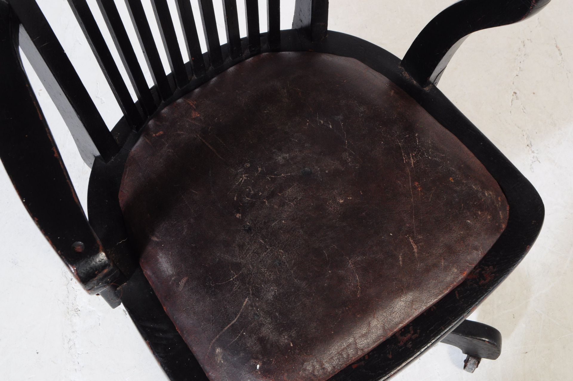 EARLY 20TH CENTURY SWIVEL DESK CHAIR - Image 4 of 7
