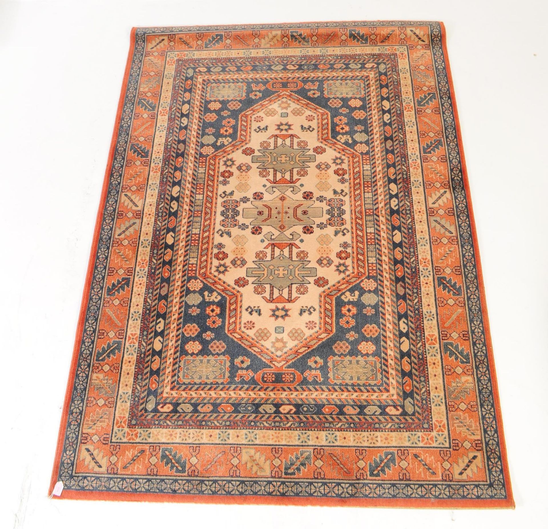 VINTAGE 20TH CENTURY PERSIAN ISLAMIC CARPET FLOOR RUG - Image 2 of 3