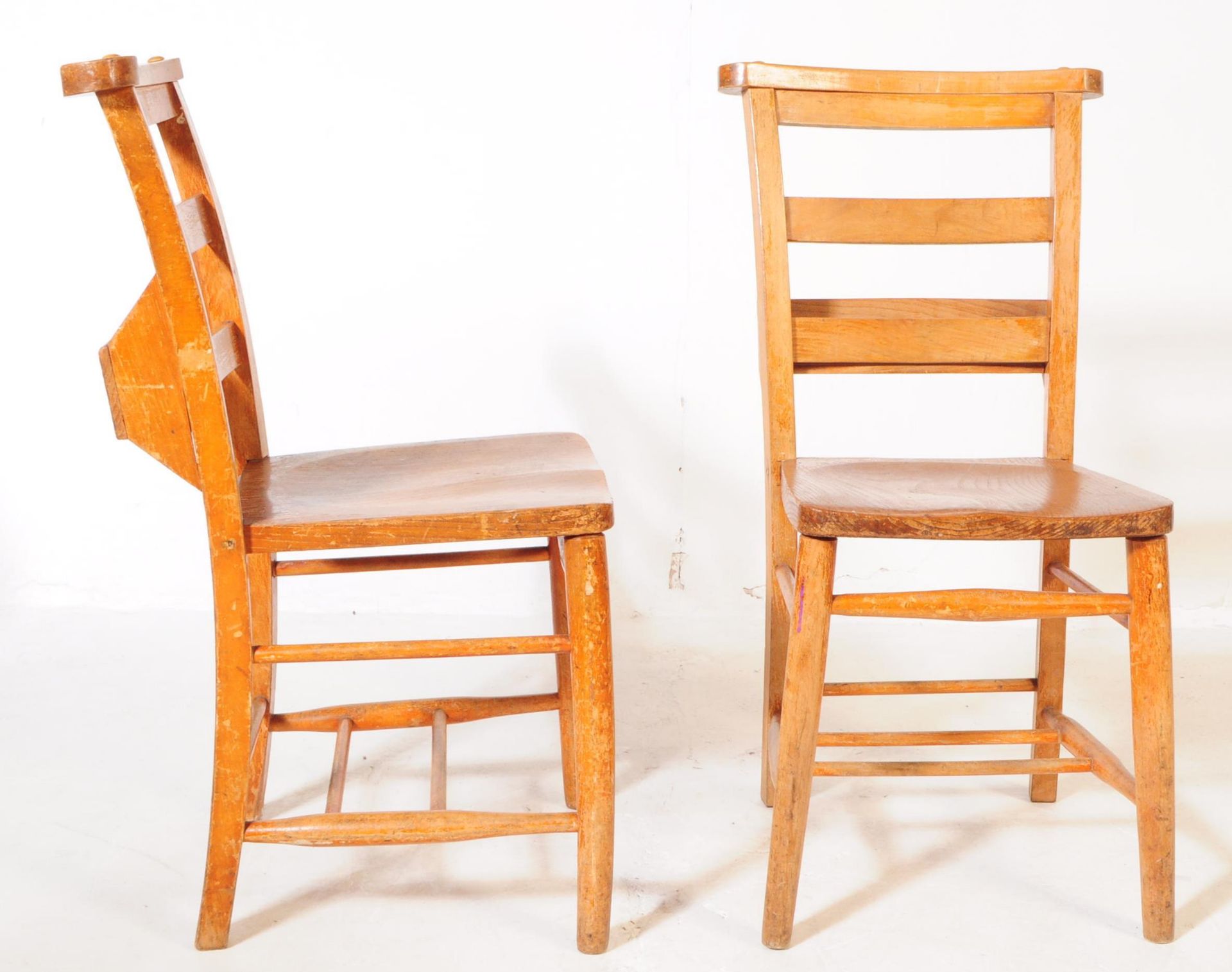 TWELVE VICTORIAN BEECH AND ELM WINDSOR DINING CHAIRS - Bild 2 aus 4