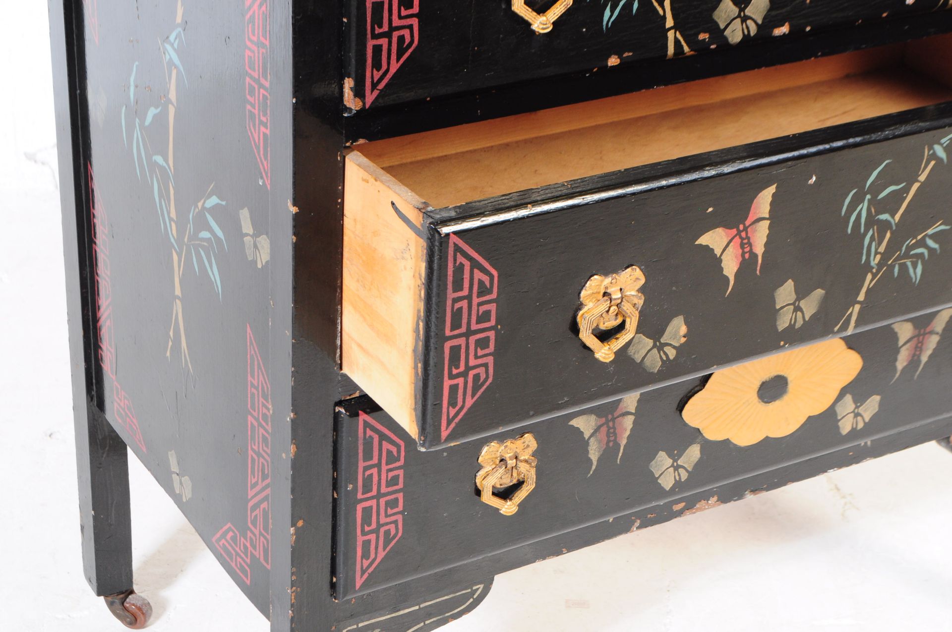 CHINESE MANNER BLACK LACQUERED CHEST OF DRAWERS - Image 3 of 7