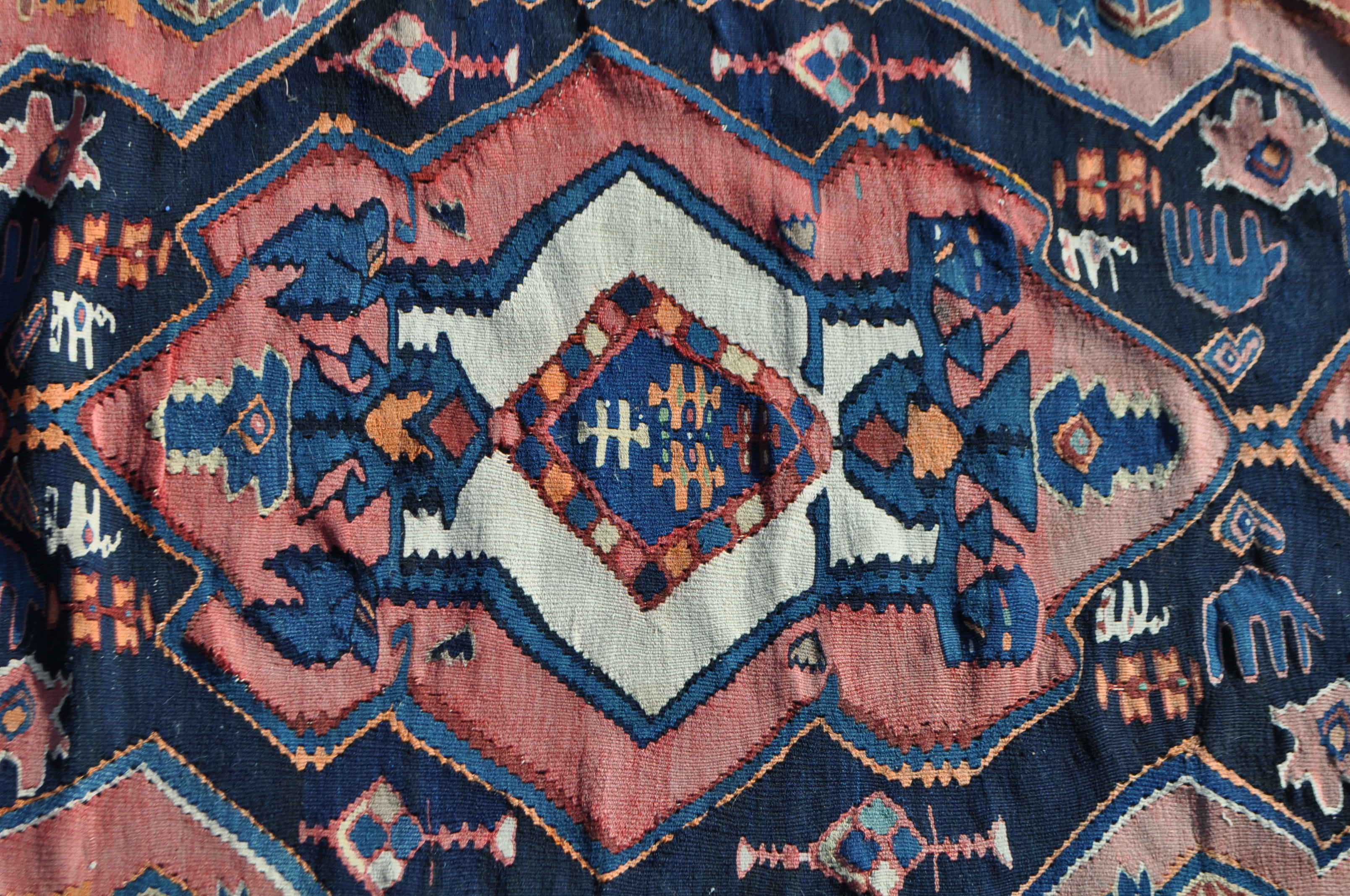 EARLY 20TH CENTURY IRANIAN KILIM RUG - Image 2 of 4