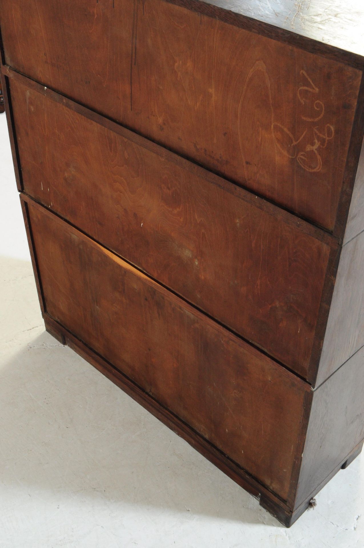 MINTY - MID CENTURY GLAZED OAK BARRISTER / LAWYER BOOKCASE - Image 5 of 6