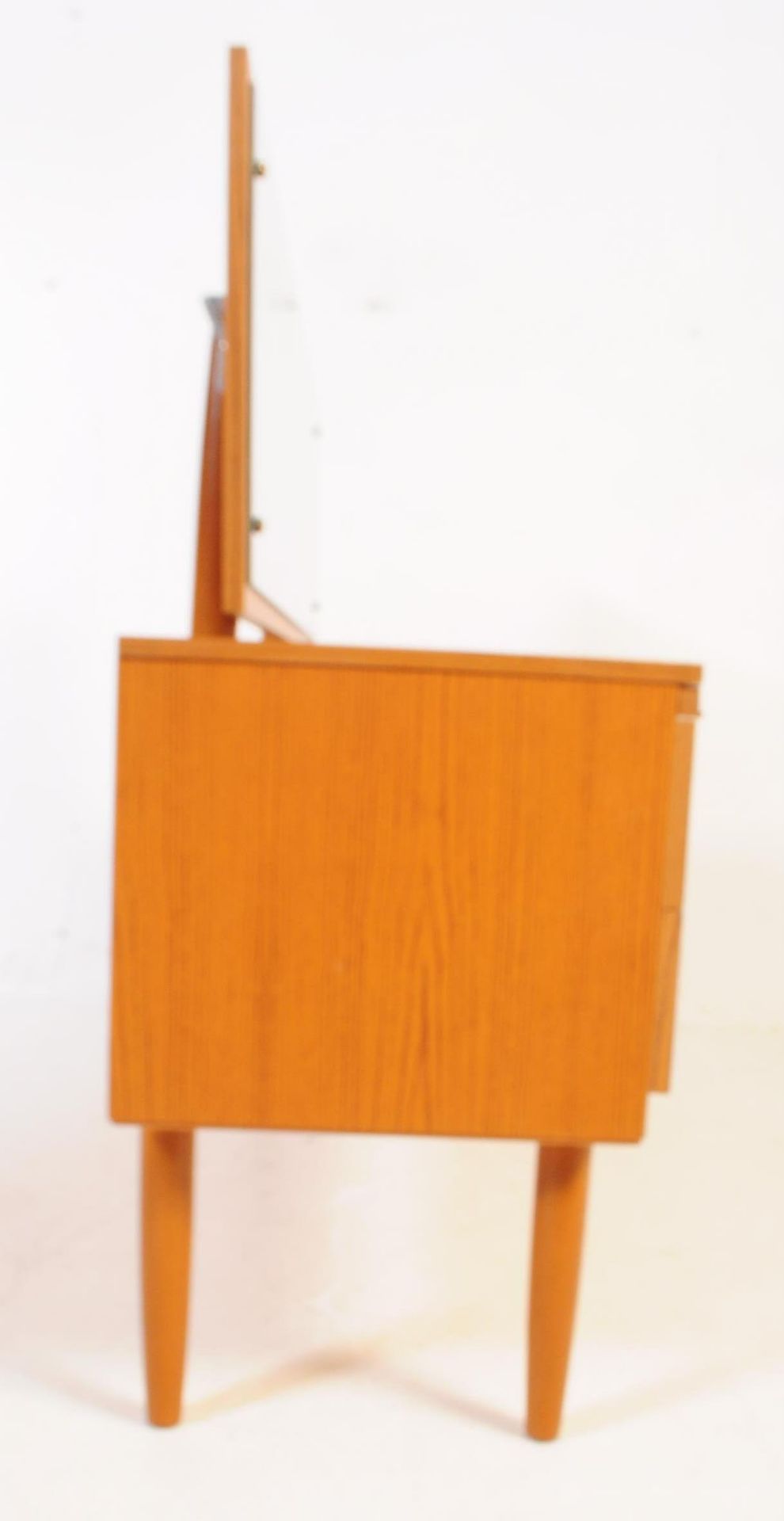 RETRO 20TH CENTURY MELAMINE TEAK WOOD EFFECT DRESSING TABLE - Image 6 of 7