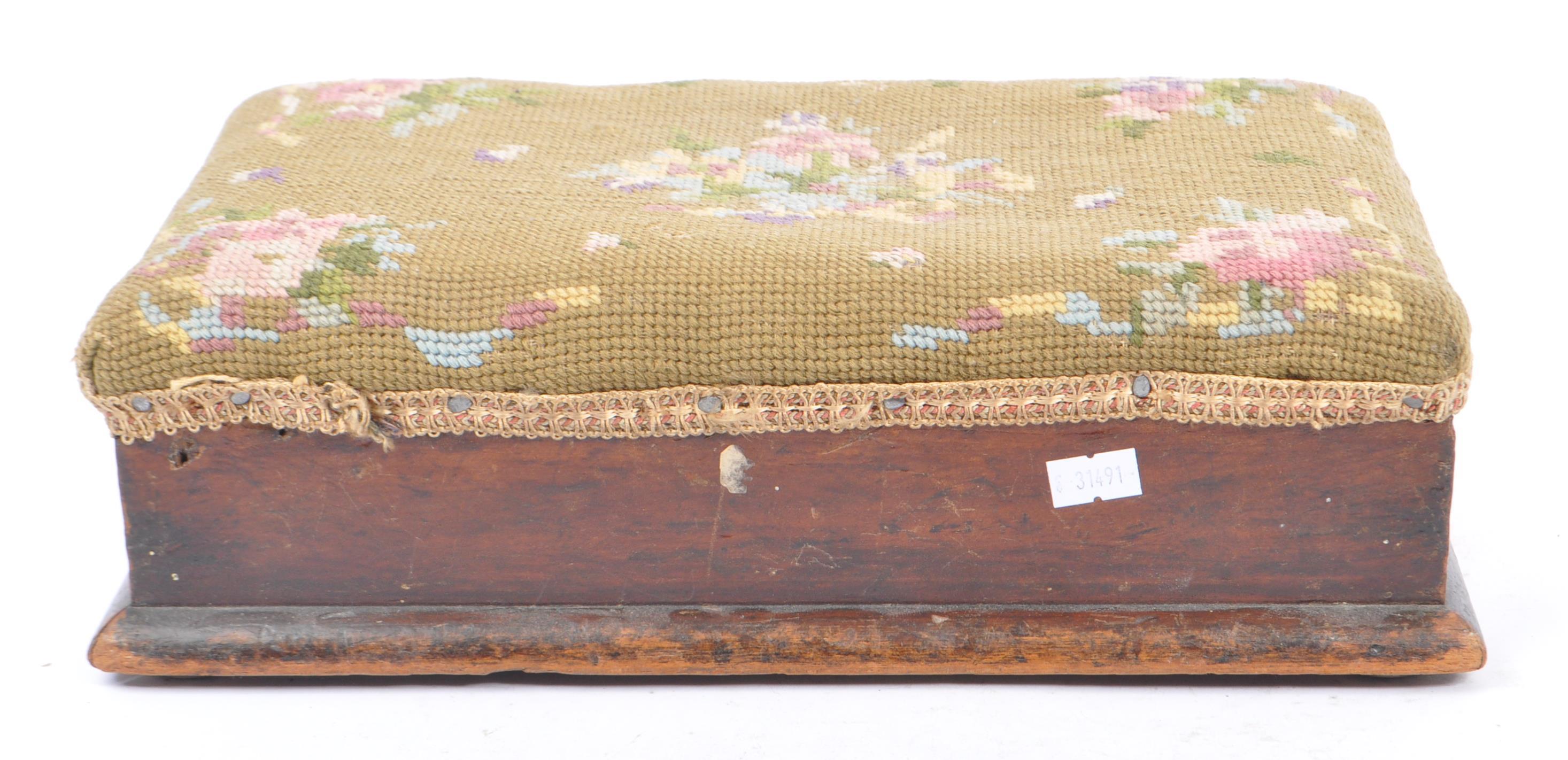 VICTORIAN COUNTRY HOUSE TAPESTRY KNEELER & STOOL - Image 4 of 6