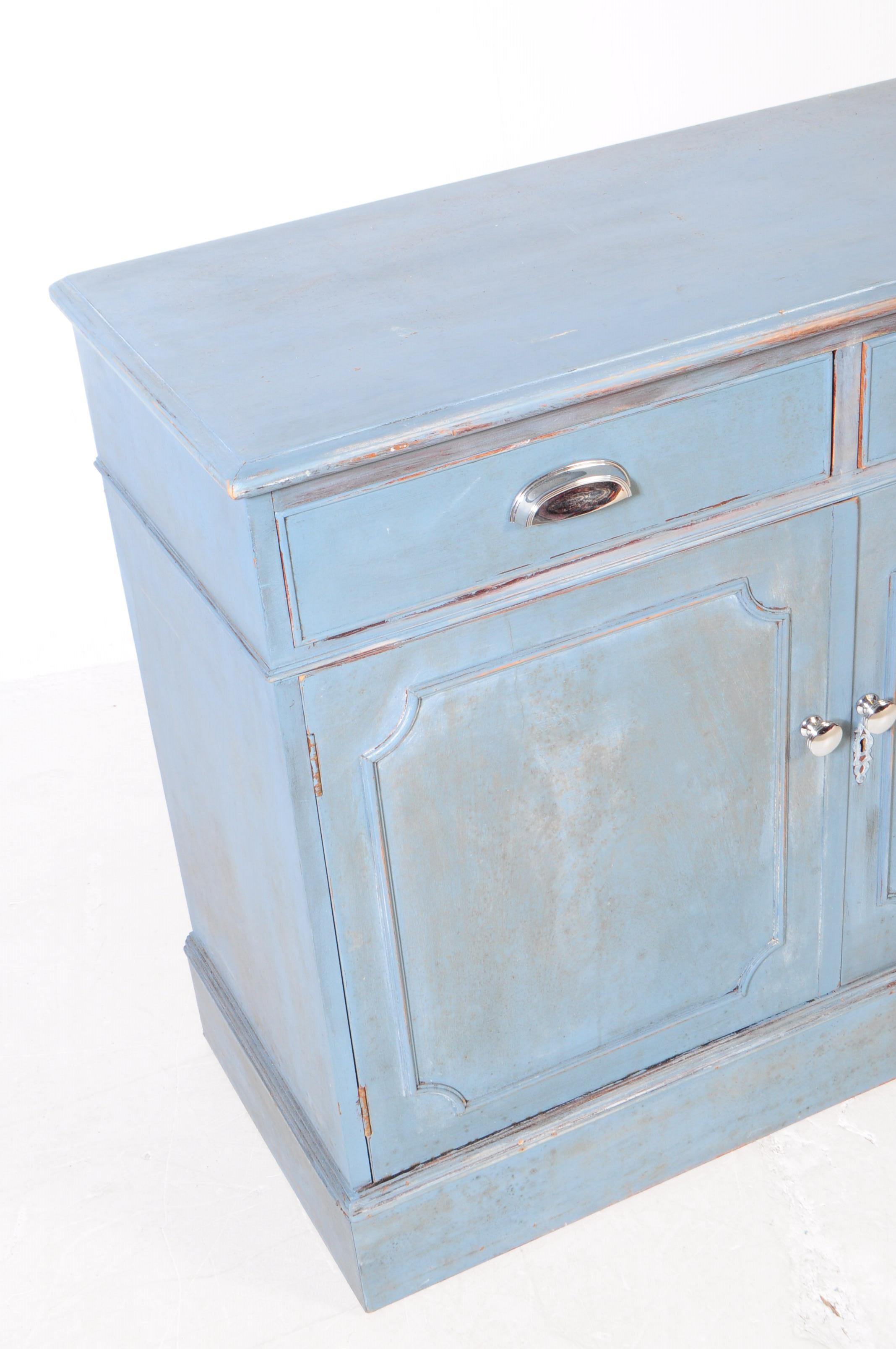 20TH CENTURY COUNTRY PAINTED PINE SIDEBOARD - Image 3 of 8