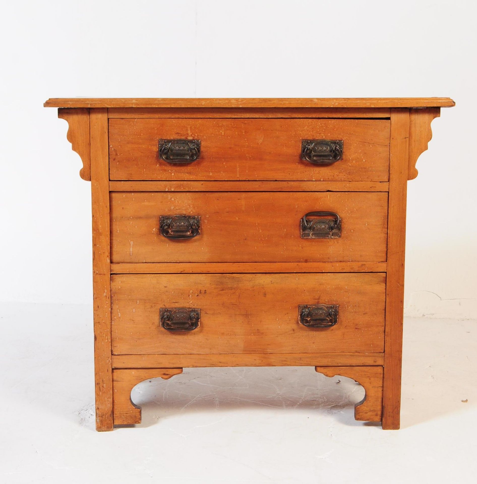 EDWARDIAN SATIN WALNUT CHEST OF DRAWERS - Bild 3 aus 5