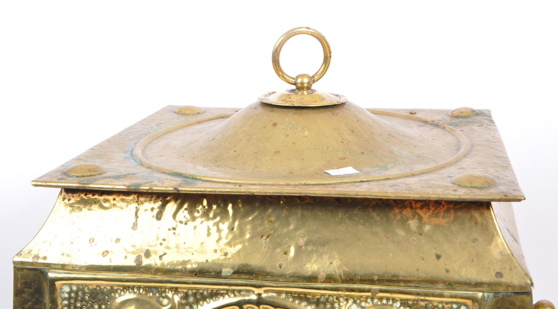 EARLY 20TH CENTURY BRASS ART NOUVEAU COAL SCUTTLE - Image 2 of 7