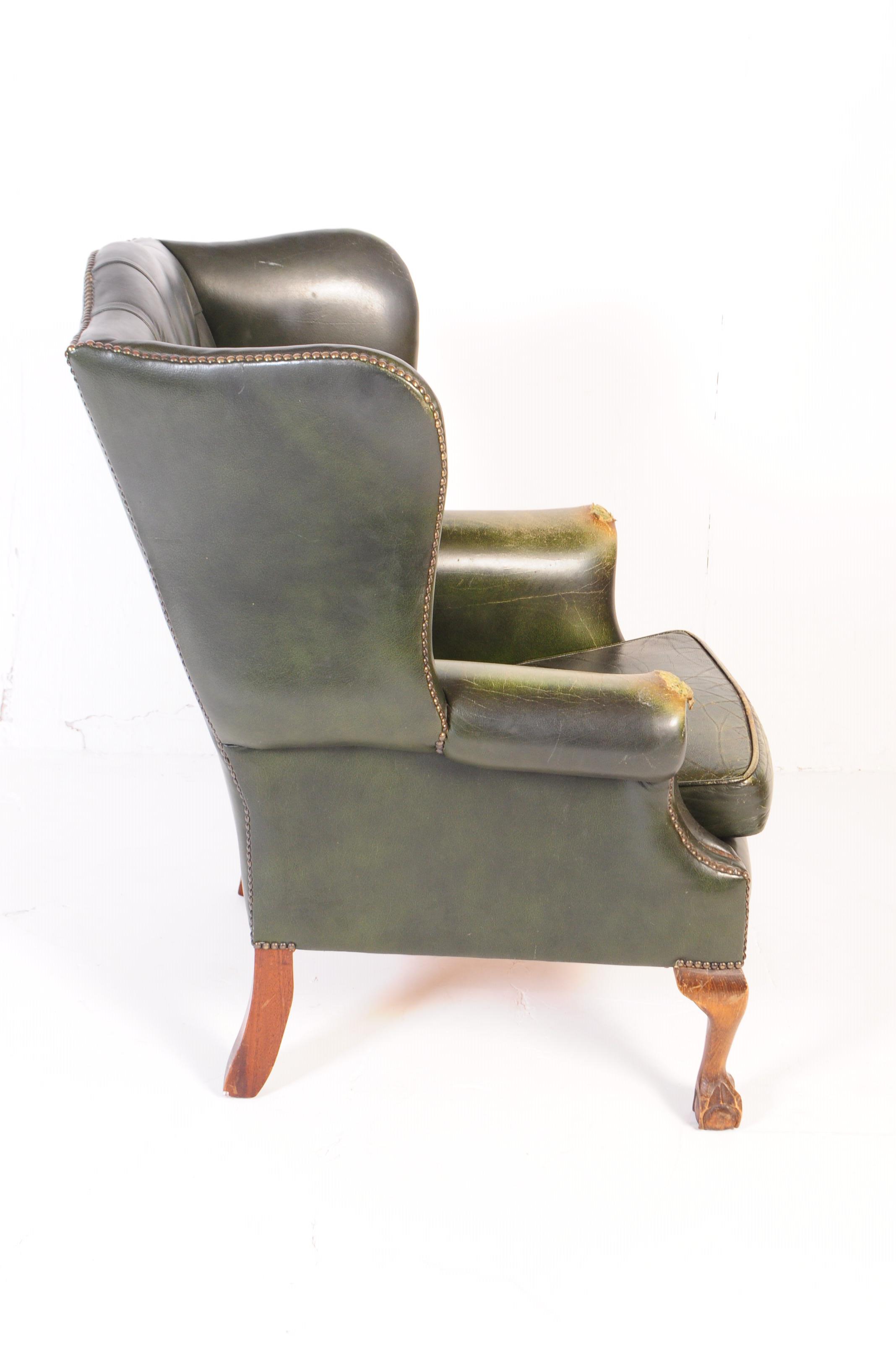 20TH CENTURY GREEN LEATHER WINGBACK ARMCHAIR - Image 5 of 6