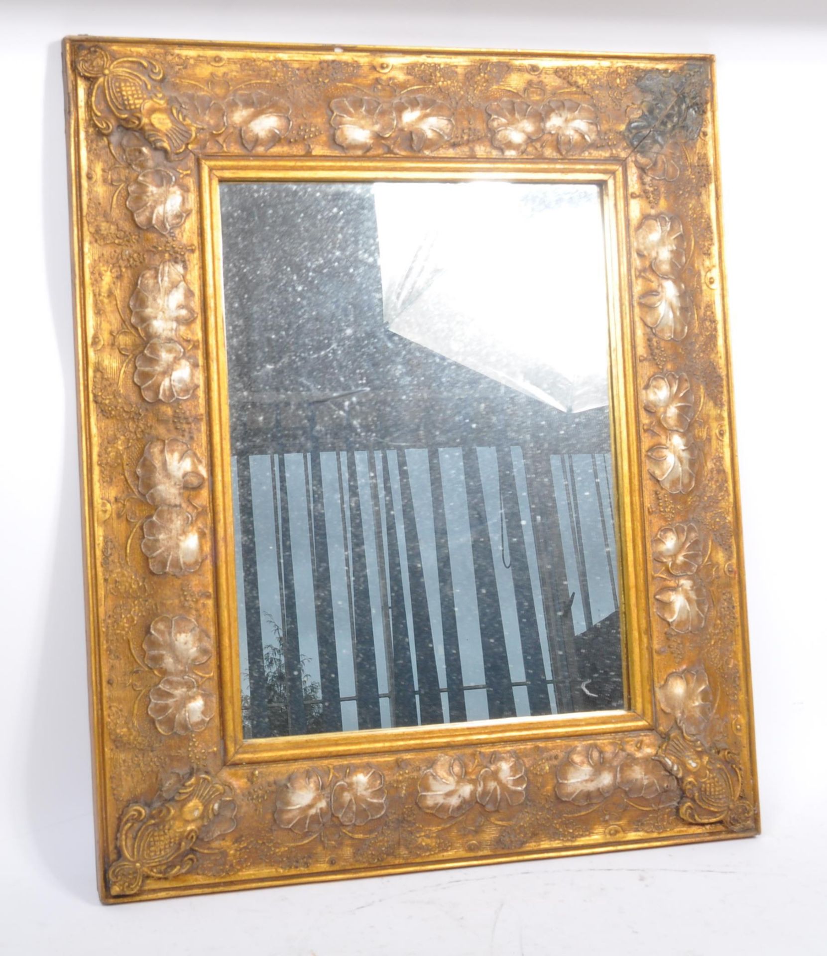 20TH CENTURY GILT RELIEF FRAME MIRROR - Bild 7 aus 8