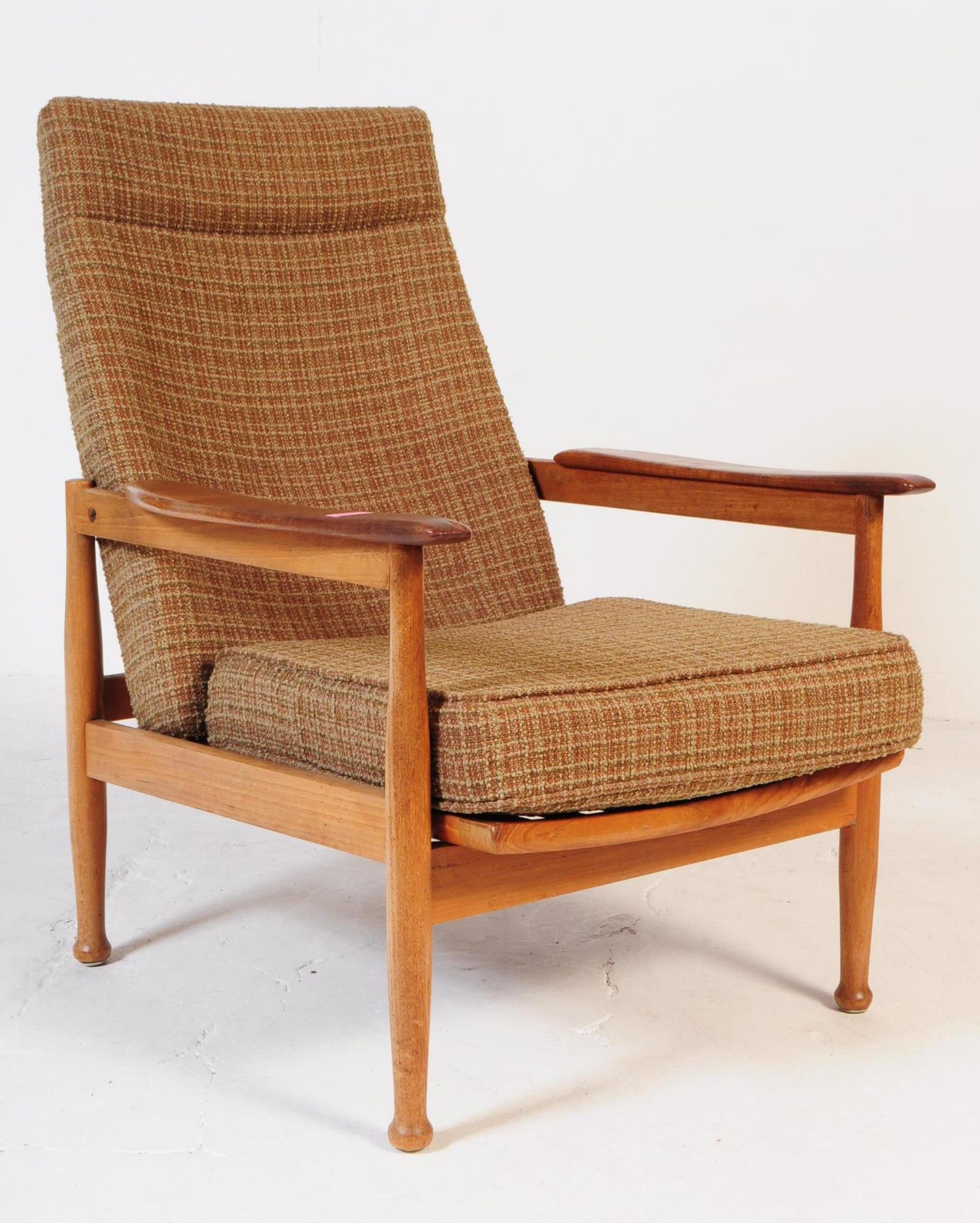 PARKER KNOLL - PAIR OF RETRO MID 20TH CENTURY ARMCHAIRS - Image 4 of 7