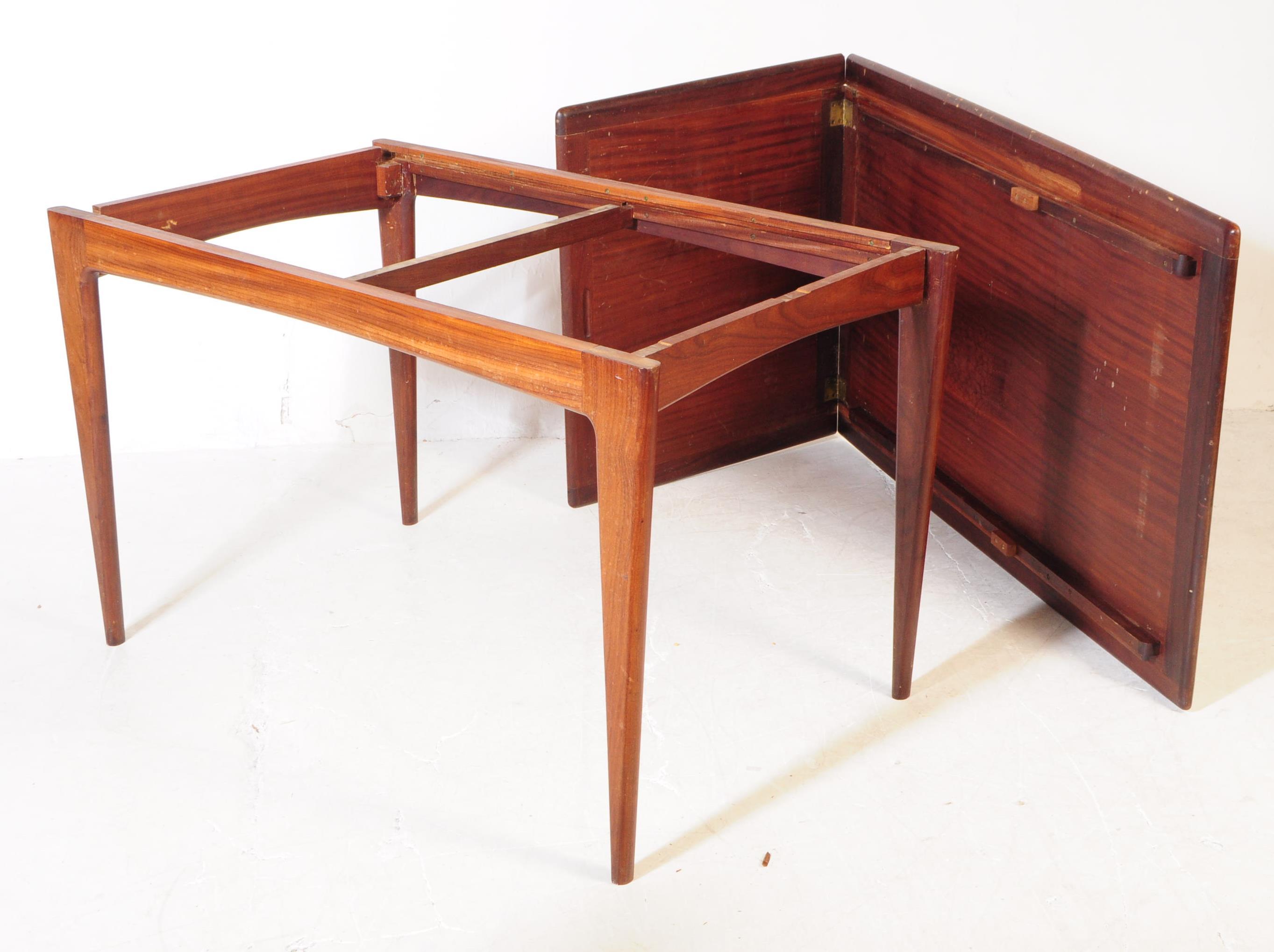 20TH CENTURY DANISH INFLUENCED TEAK DINING TABLE - Image 3 of 4