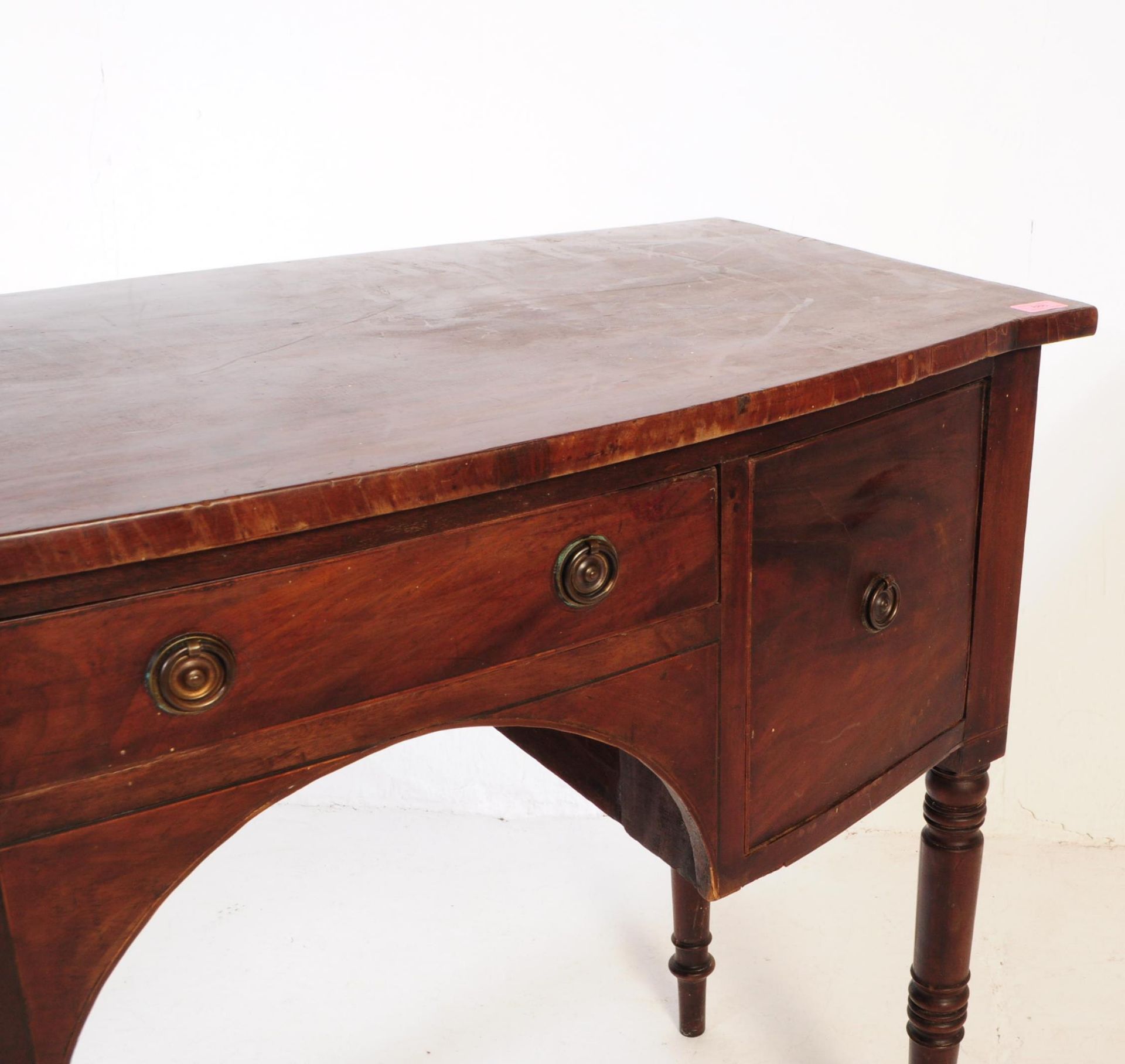 GEORGE III MAHOGANY KNEE HOLE WRITING TABLE / DESK - Image 3 of 5