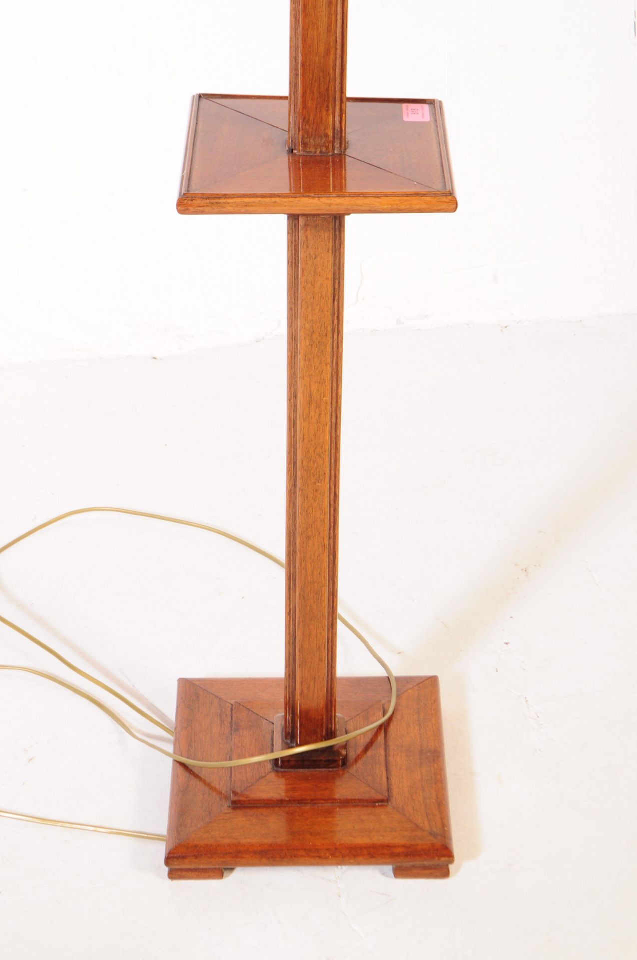 1930S ART DECO OAK FLOOR STANDING LAMP - Bild 2 aus 3