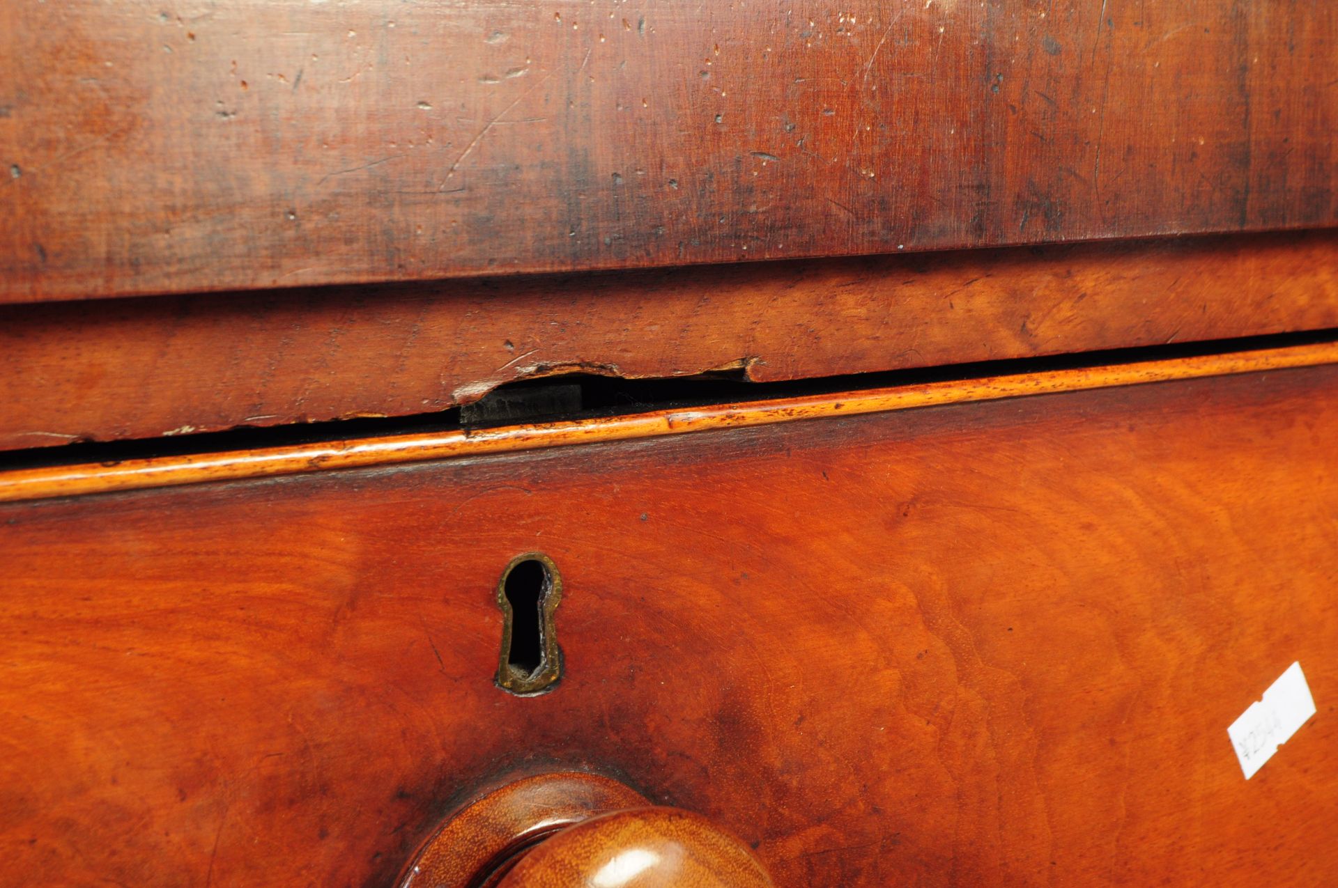 VICTORIAN 19TH CENTURY BOW FRONT CHEST OF DRAWERS - Image 9 of 9