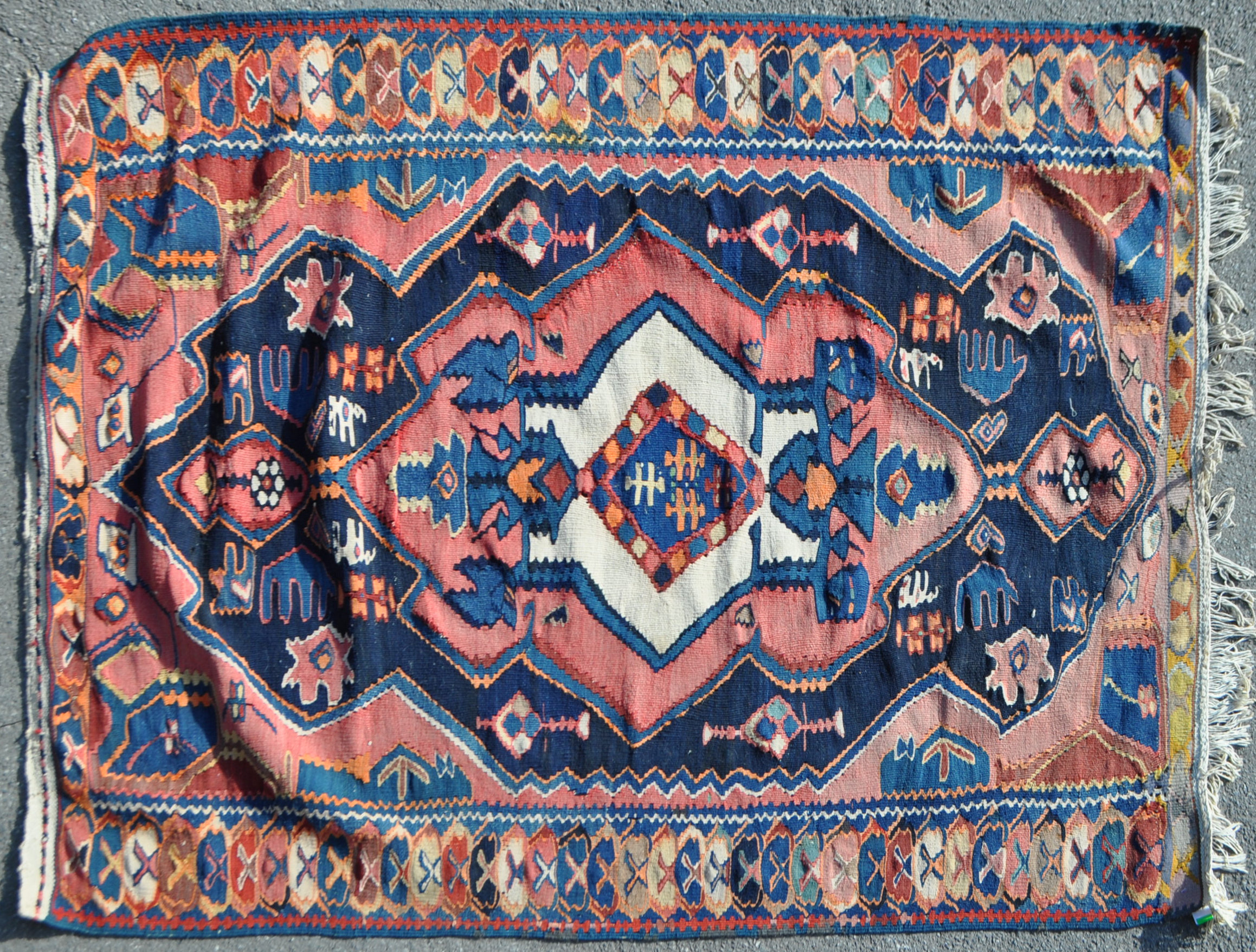 EARLY 20TH CENTURY IRANIAN KILIM RUG