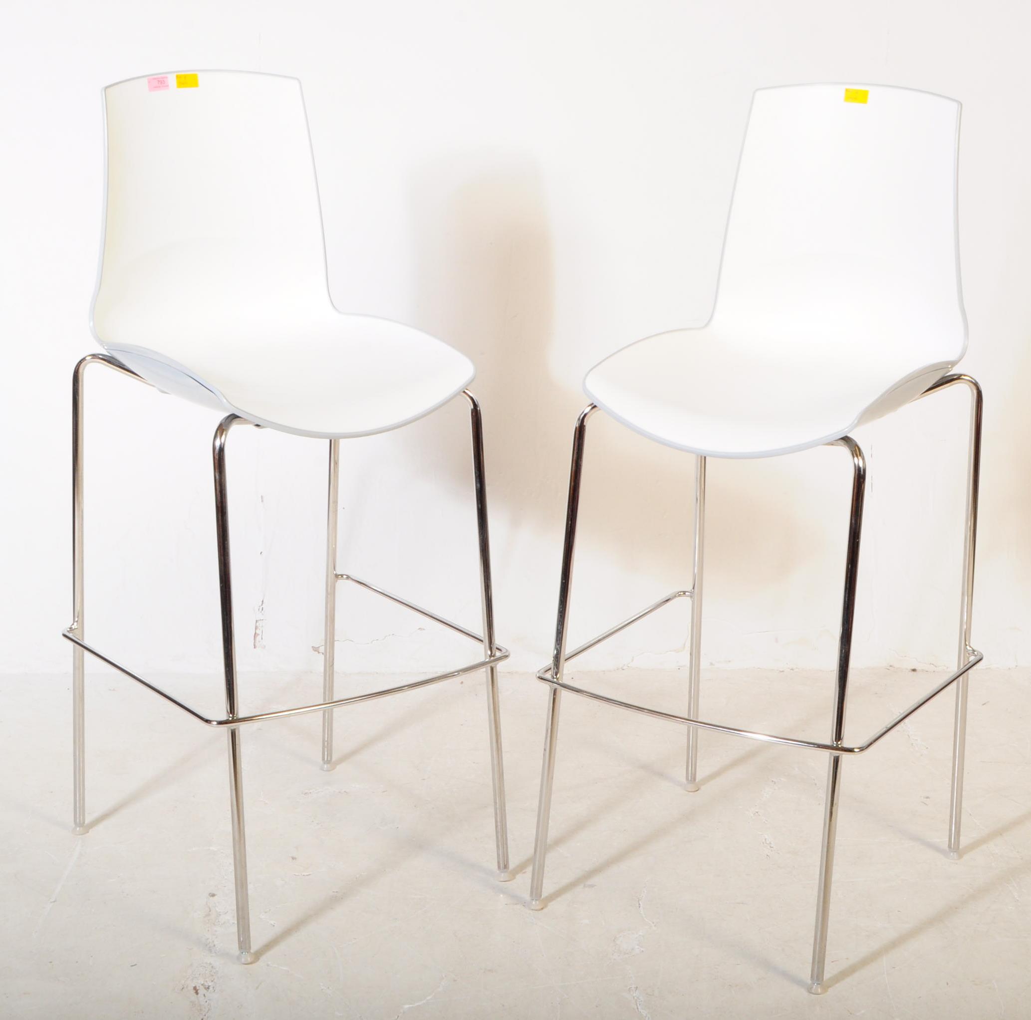 CONNECTION - PAIR OF CONTEMPORARY BREAKFAST BAR CHAIRS