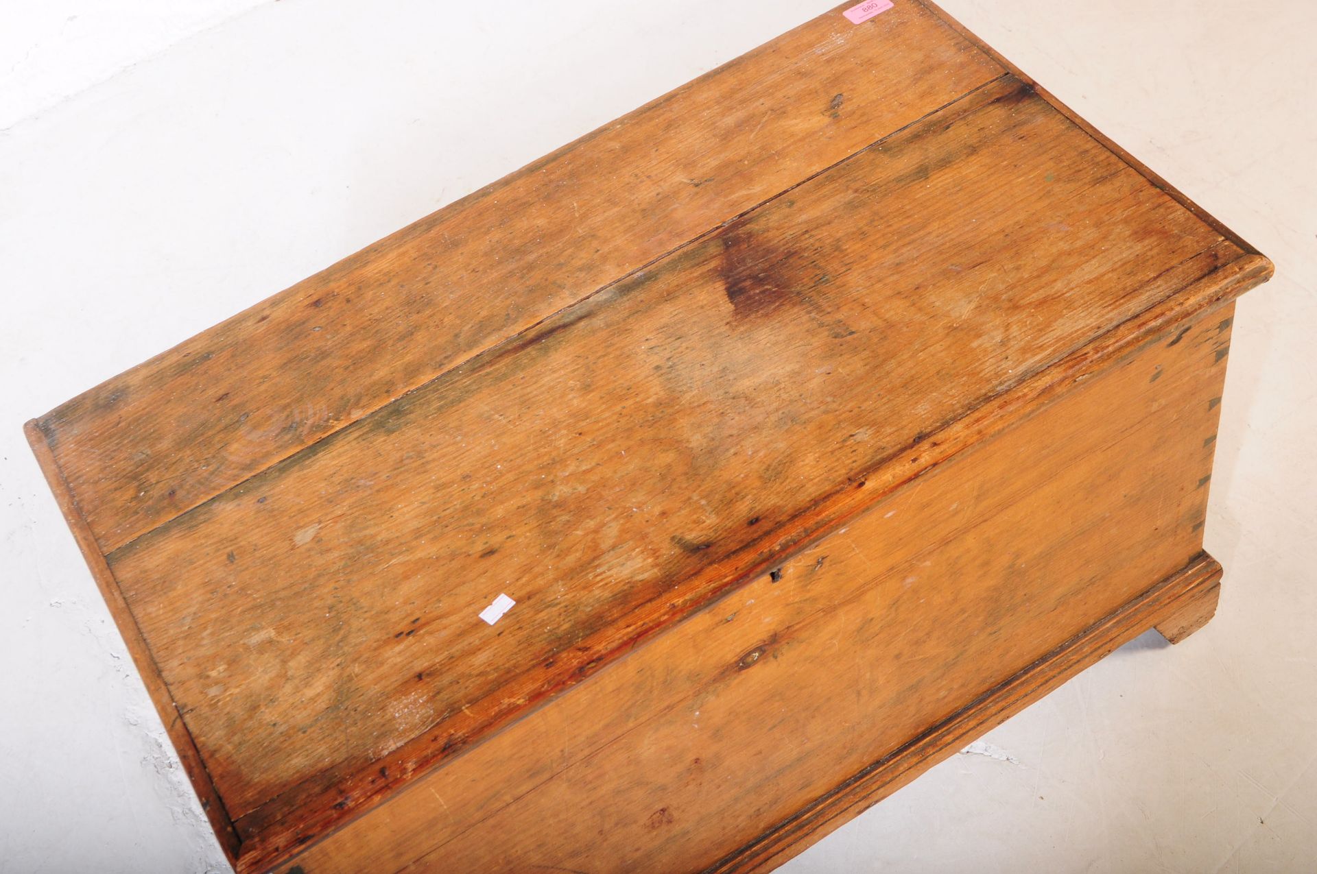 VICTORIAN 19TH CENTURY PITCH PINE BLANKET BOX - Image 3 of 5