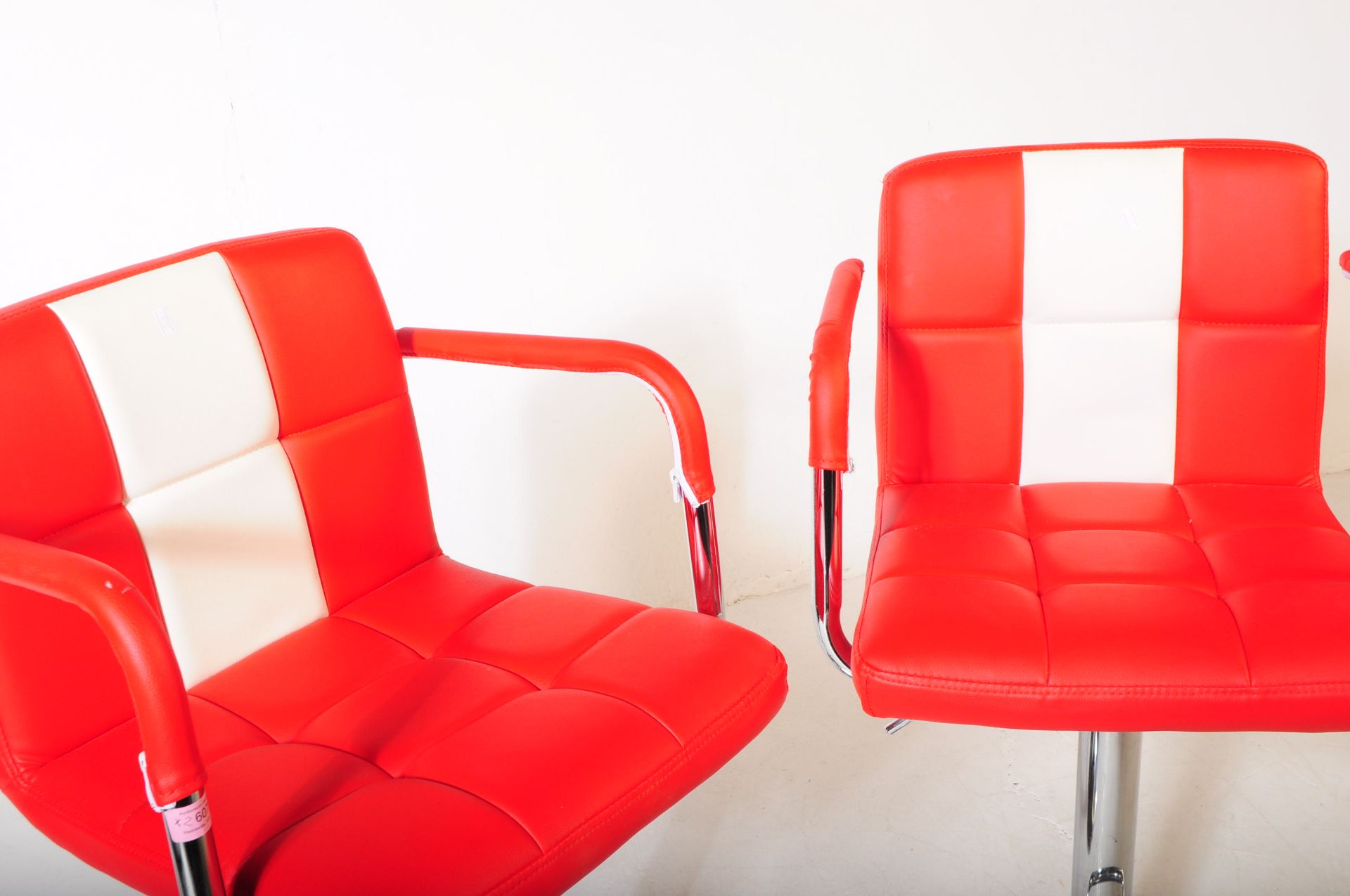 PAIR OF MID CENTURY 1970S VINYL BAR STOOLS - Image 3 of 6