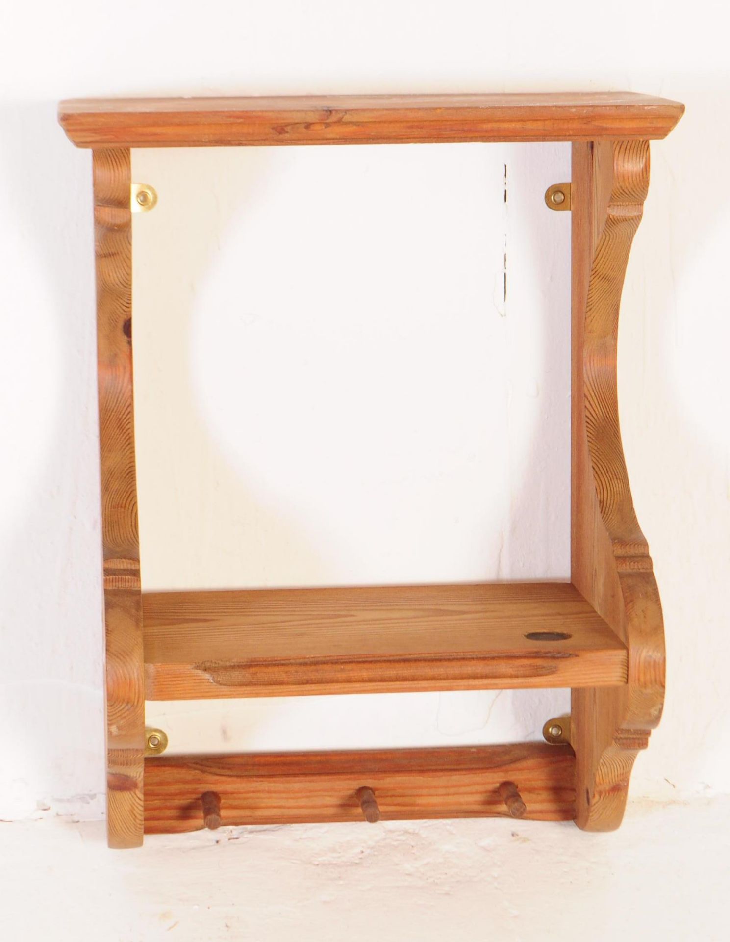 PENNY PINE & CO - TWO PINE WOOD PLATE RACKS - Image 3 of 6