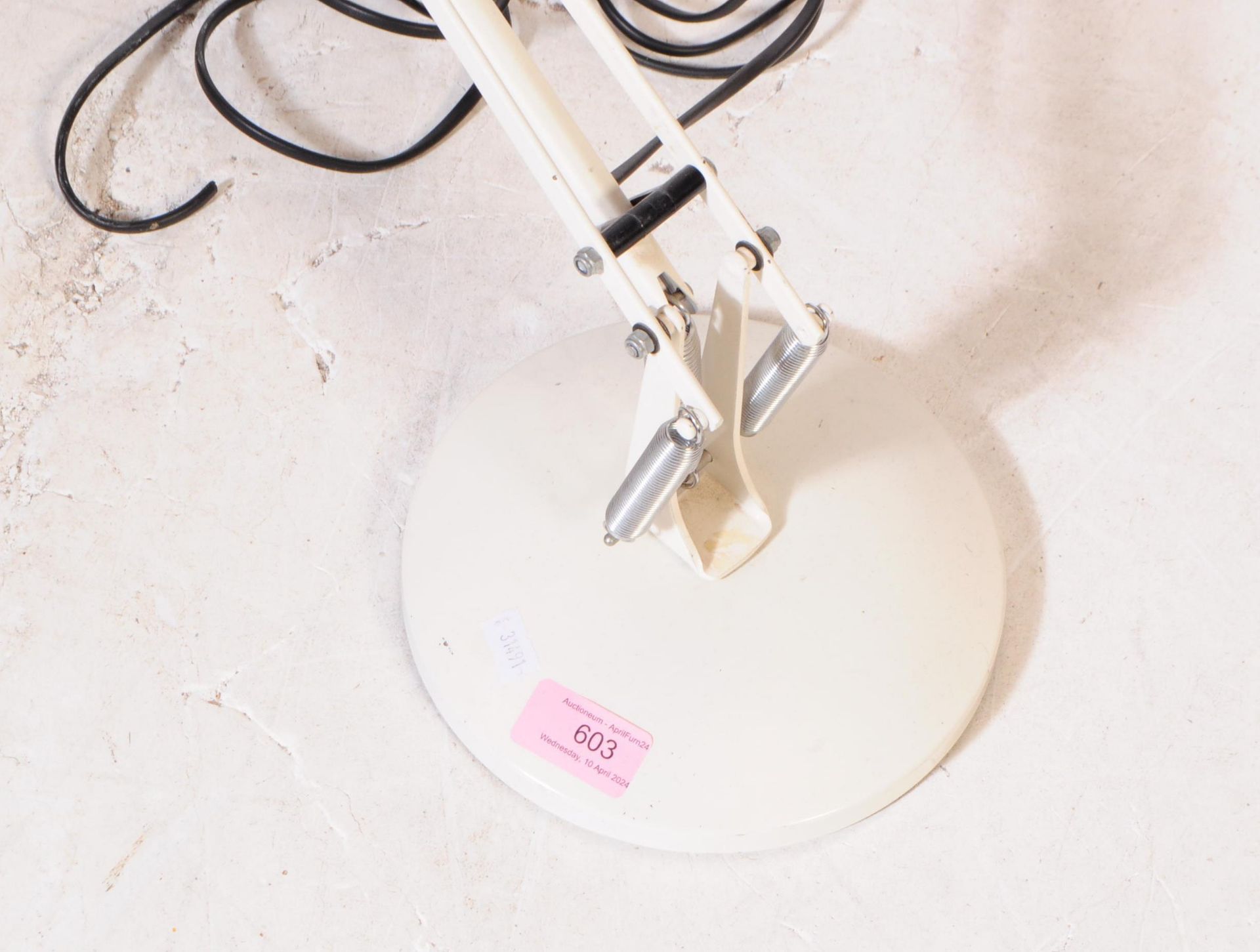 HERBERT TERRY - MID 20TH CENTURY ANGLEPOISE DESK LAMP - Image 3 of 4