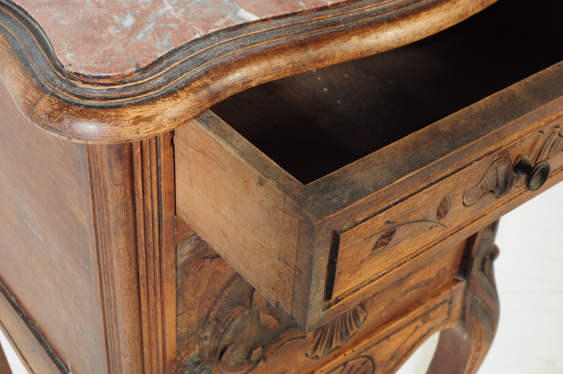 FRENCH VINTAGE 20TH CENTURY 1920S OAK & MARBLE BESIDE CABINET - Image 5 of 7