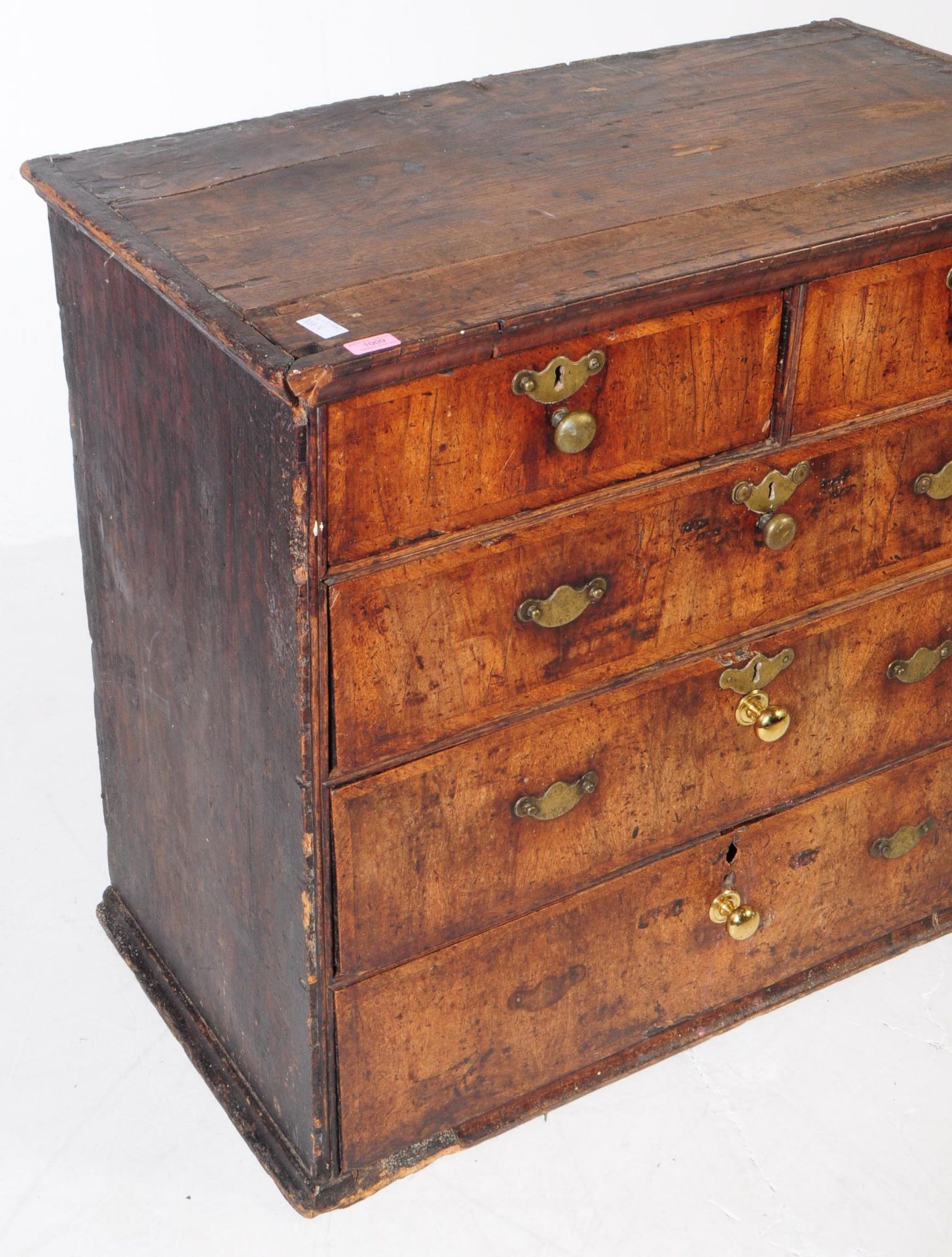 17TH CENTURY QUEEN ANNE WALNUT CHEST OF DRAWERS - Bild 2 aus 9