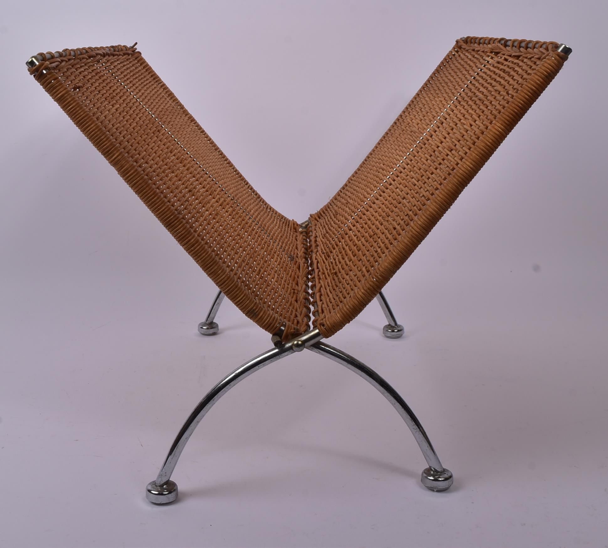 VINTAGE FOLDING METAL WICKER MAGAZINE RACK - Image 2 of 6