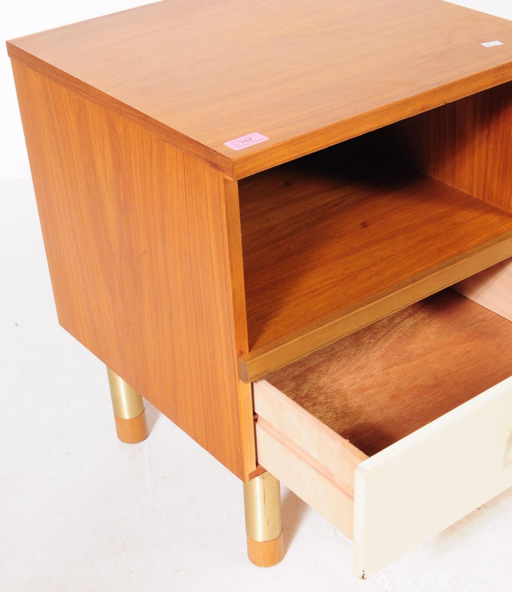 WHITE & NEWTON - PAIR OF RETRO MID CENTURY BEDSIDE CABINETS - Image 3 of 4