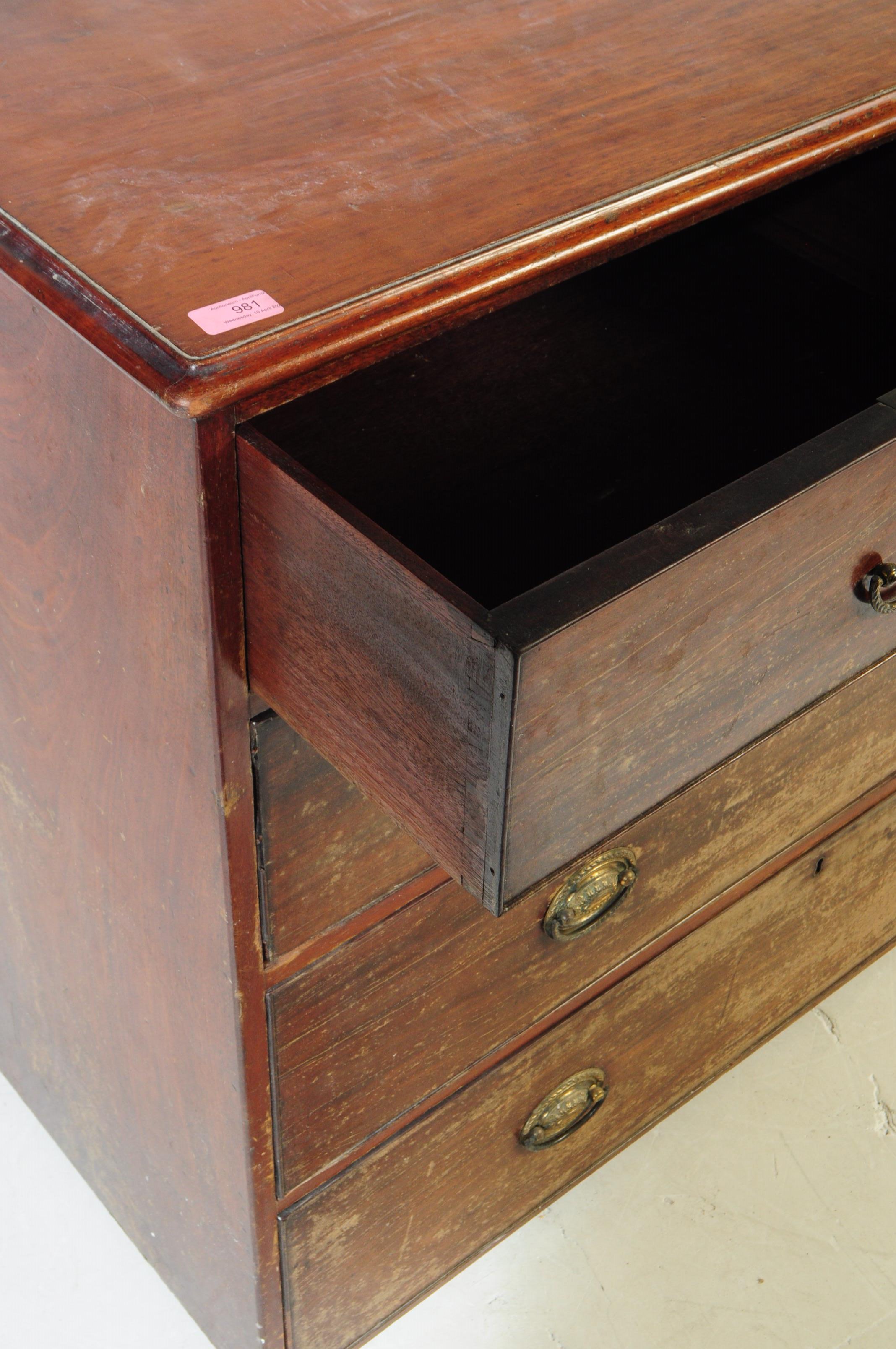 GEORGE III MAHOGANY CHEST OF DRAWERS - Image 4 of 8