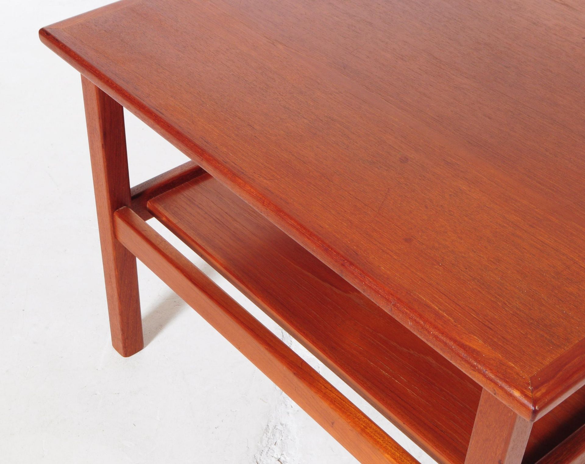 BRITISH MODERN DESIGN - 20TH CENTURY TEAK COFFEE TABLE - Image 2 of 4