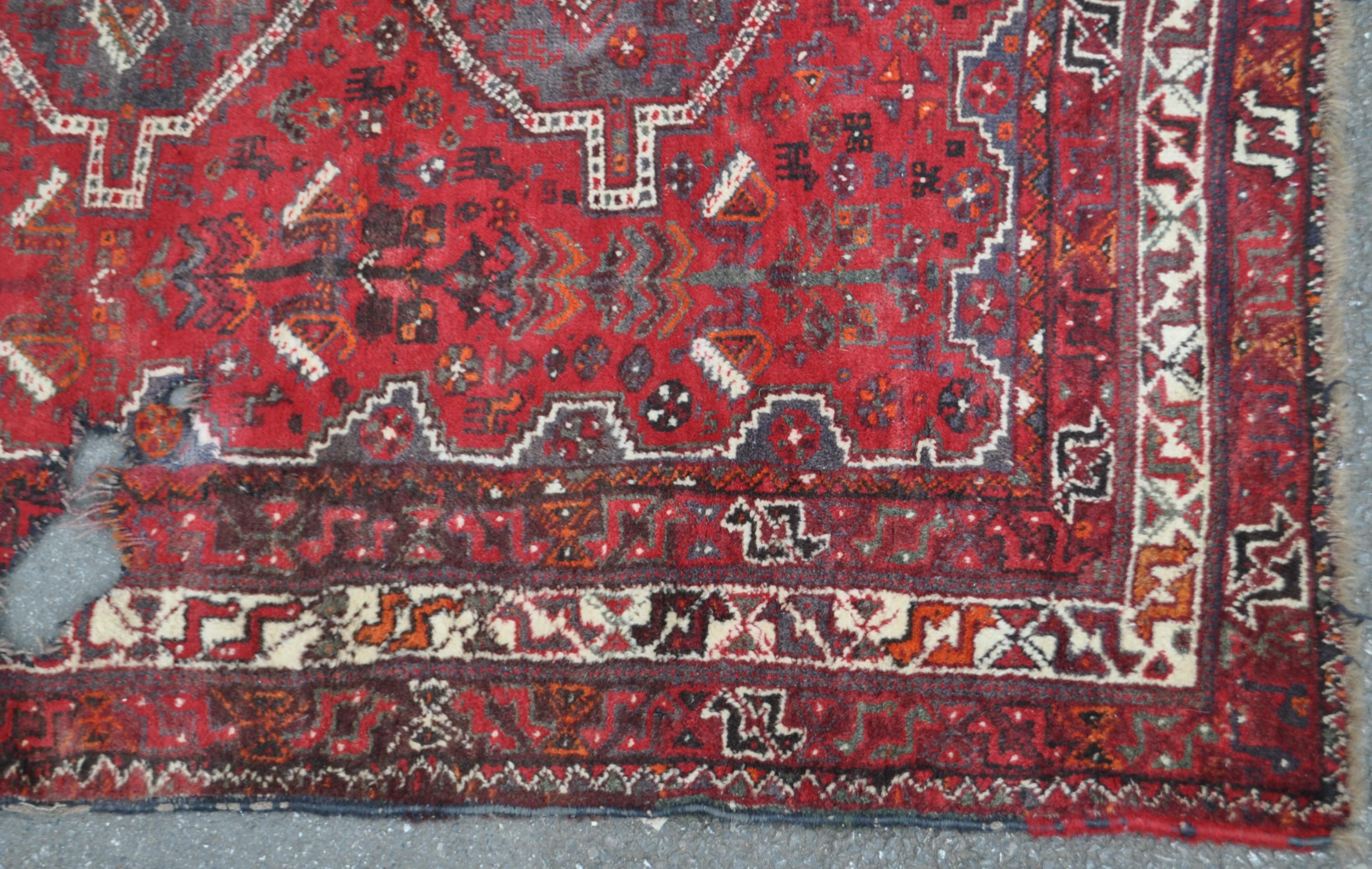 20TH CENTURY PERSIAN QASHQAI RUG - Image 2 of 3