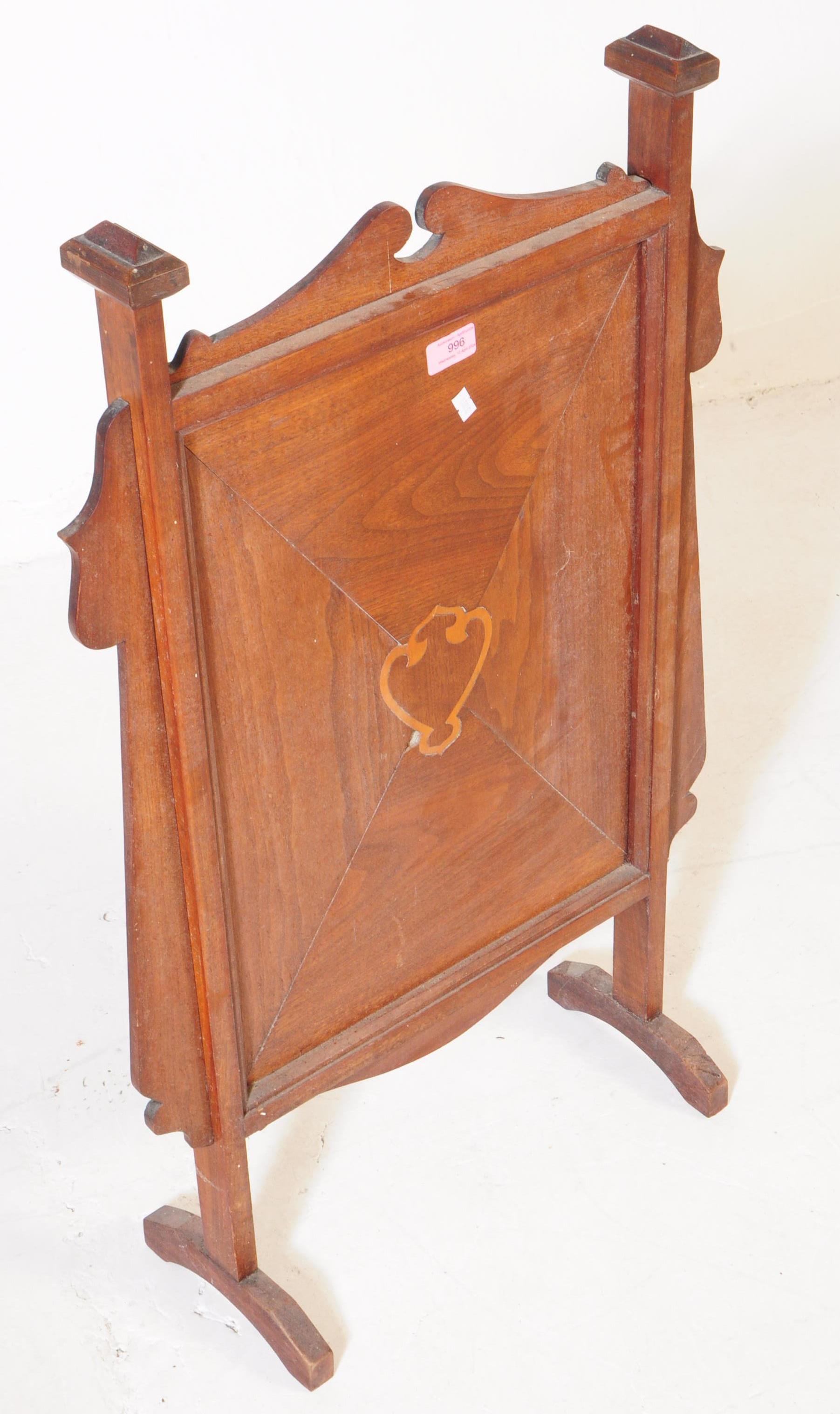 EARLY 20TH CENTURY EDWARDIAN OAK VENEERED FIRE SCREEN - Image 2 of 4