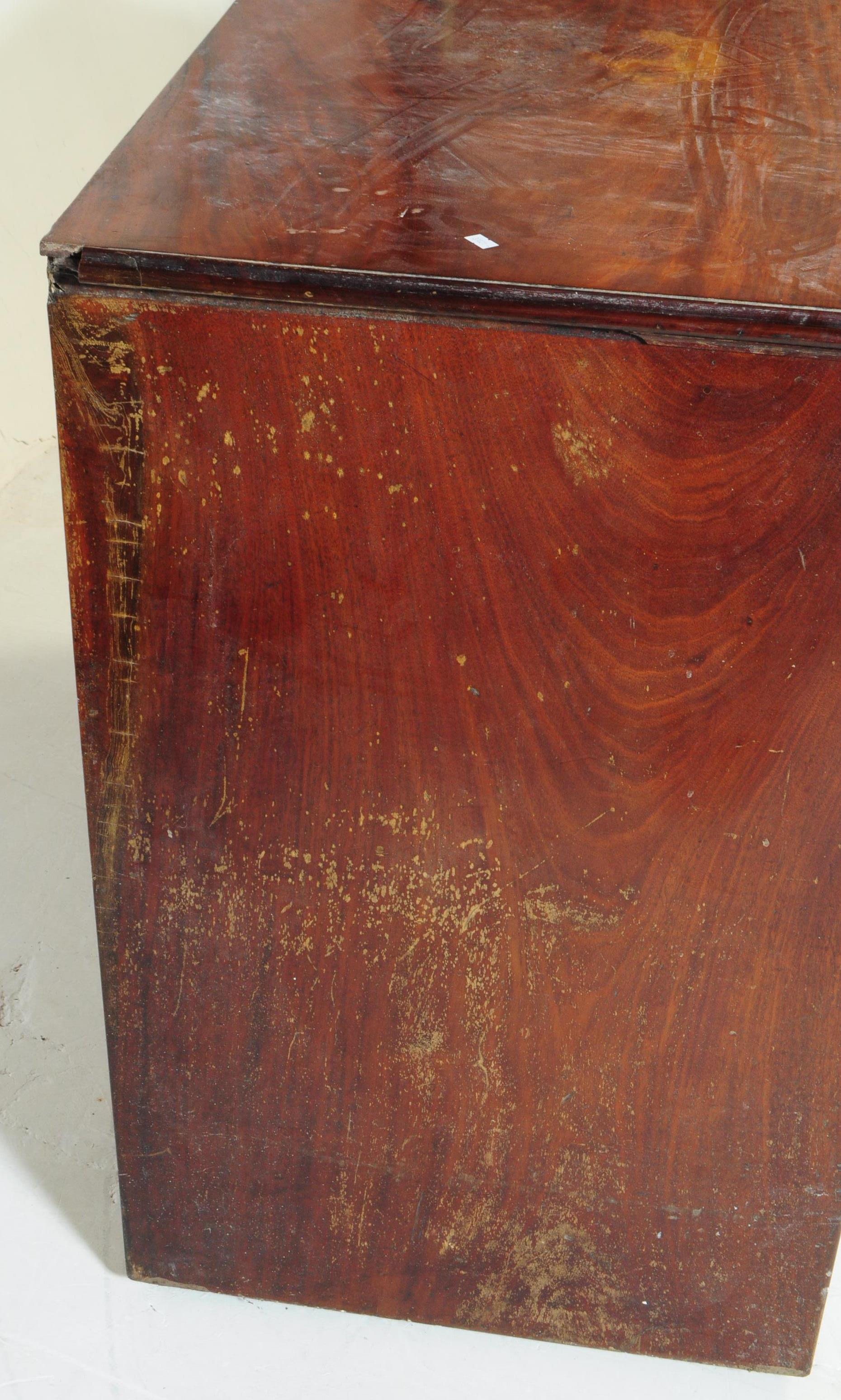 GEORGE III MAHOGANY CHEST OF DRAWERS - Image 6 of 8