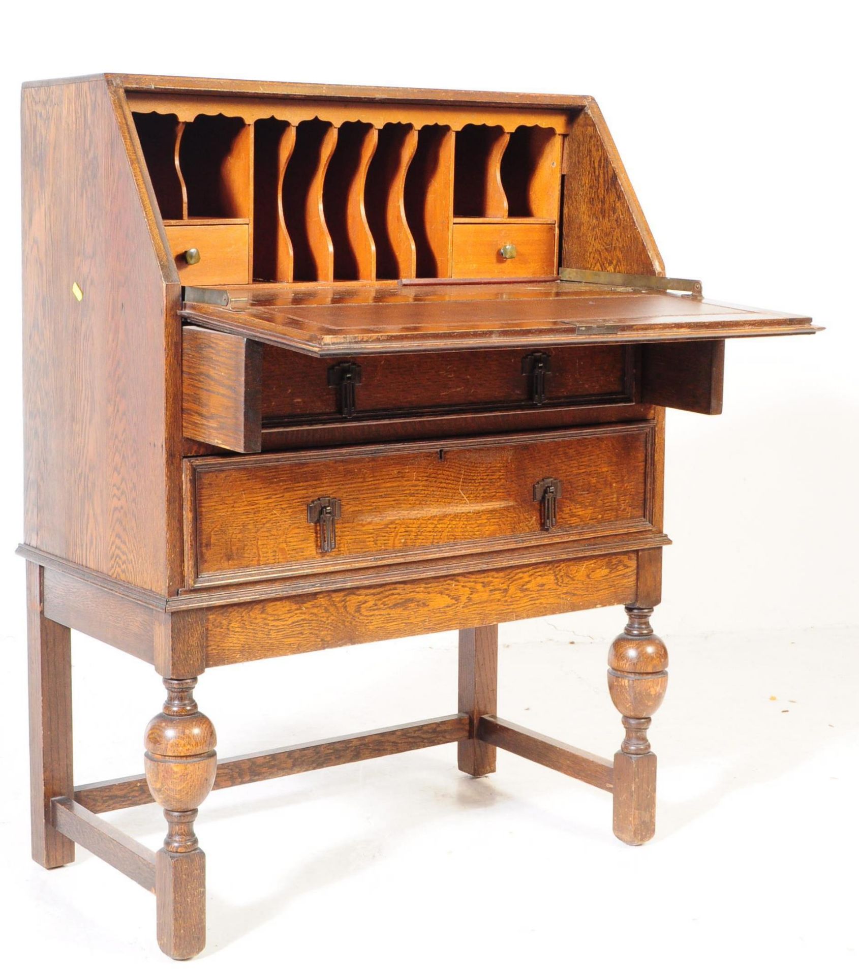 EARLY 20TH CENTURY OAK BUREAU DESK - Image 2 of 5