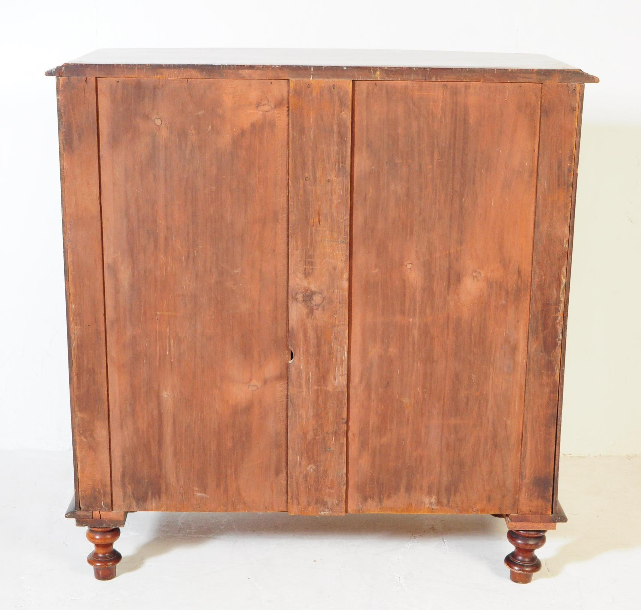 19TH CENTURY VICTORIAN BOW FRONT CHEST OF DRAWERS - Image 4 of 4