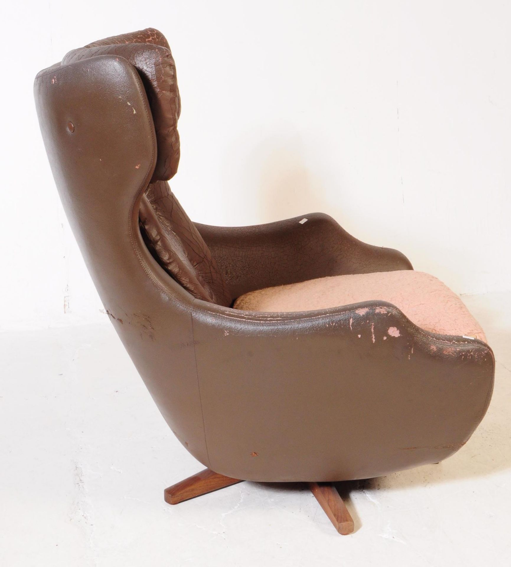 BRITISH MODERN DESIGN - RETRO MID CENTURY BATWING ARMCHAIR - Image 5 of 6