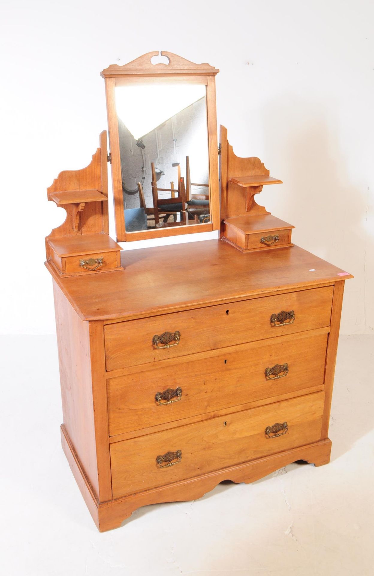 EARLY 20TH CENTURY SATINWOOD DRESSING CHEST - Image 2 of 4