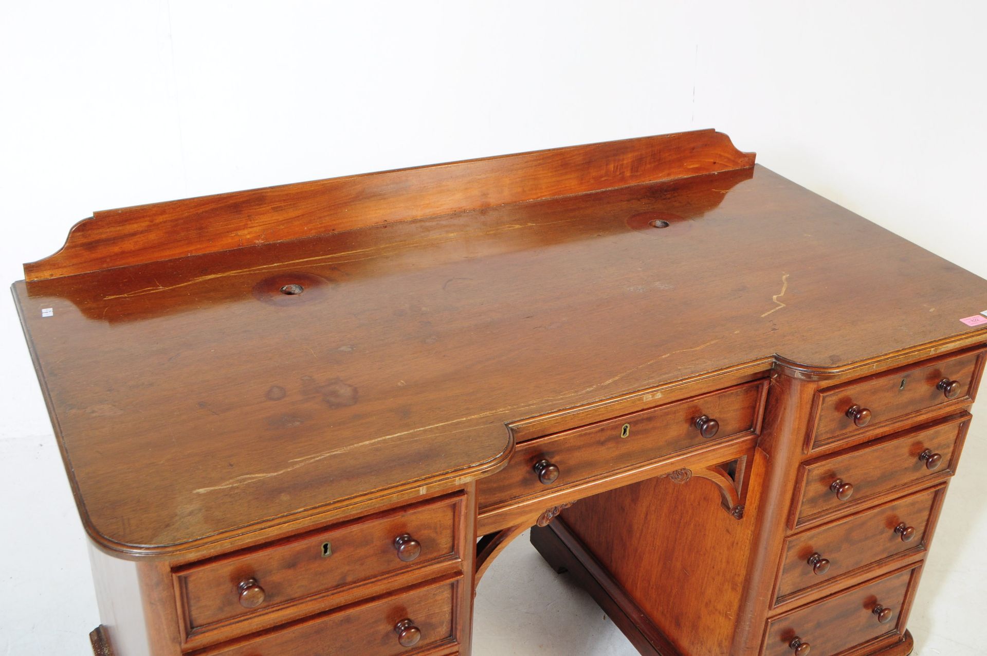 19TH CENTURY VICTORIAN MAHOGANY INVERTED BREAKFRONT DESK - Image 2 of 5