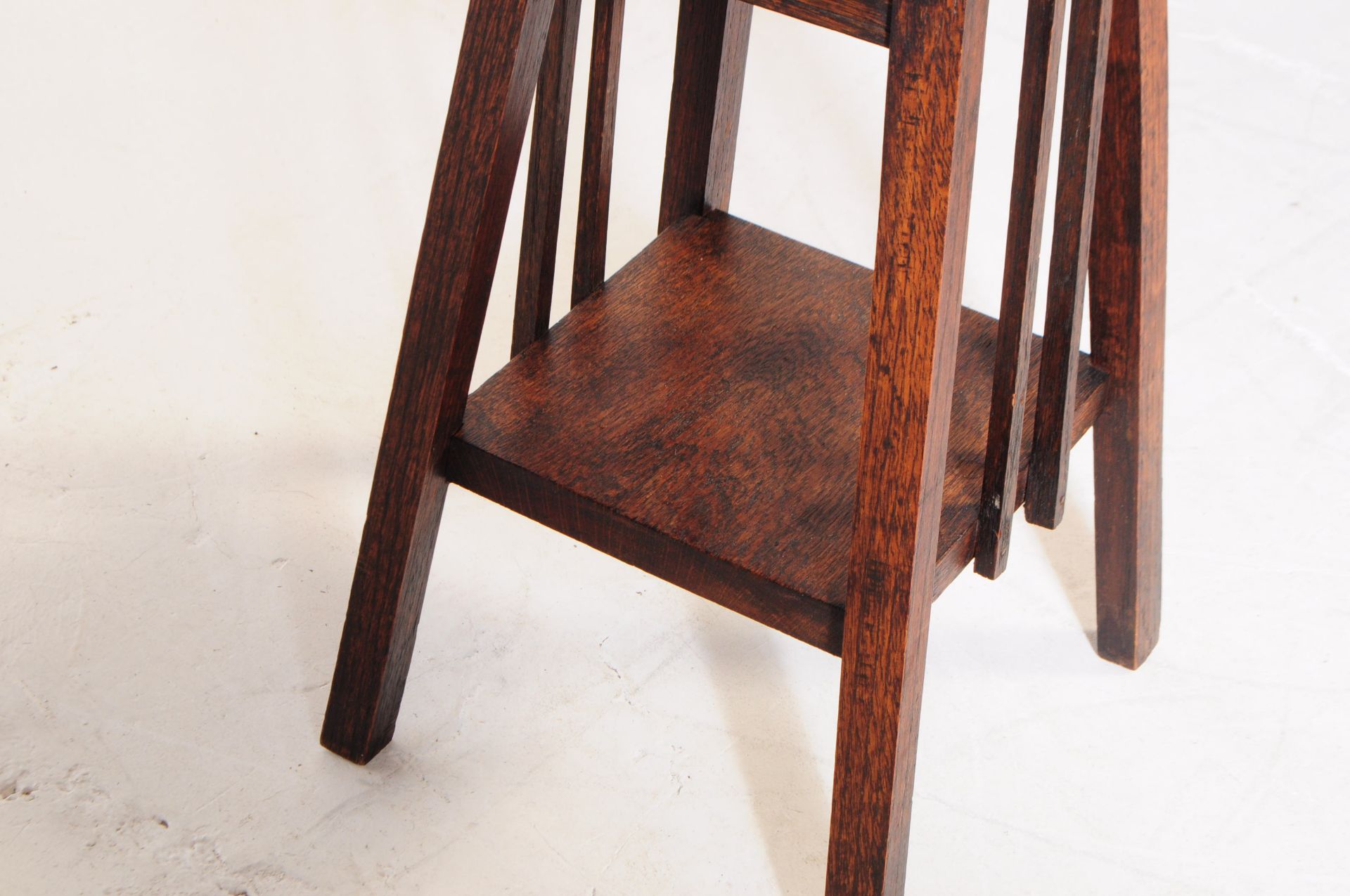 VICTORIAN ARTS AND CRAFTS SQUARE ELM FARMHOUSE STOOL - Image 5 of 6