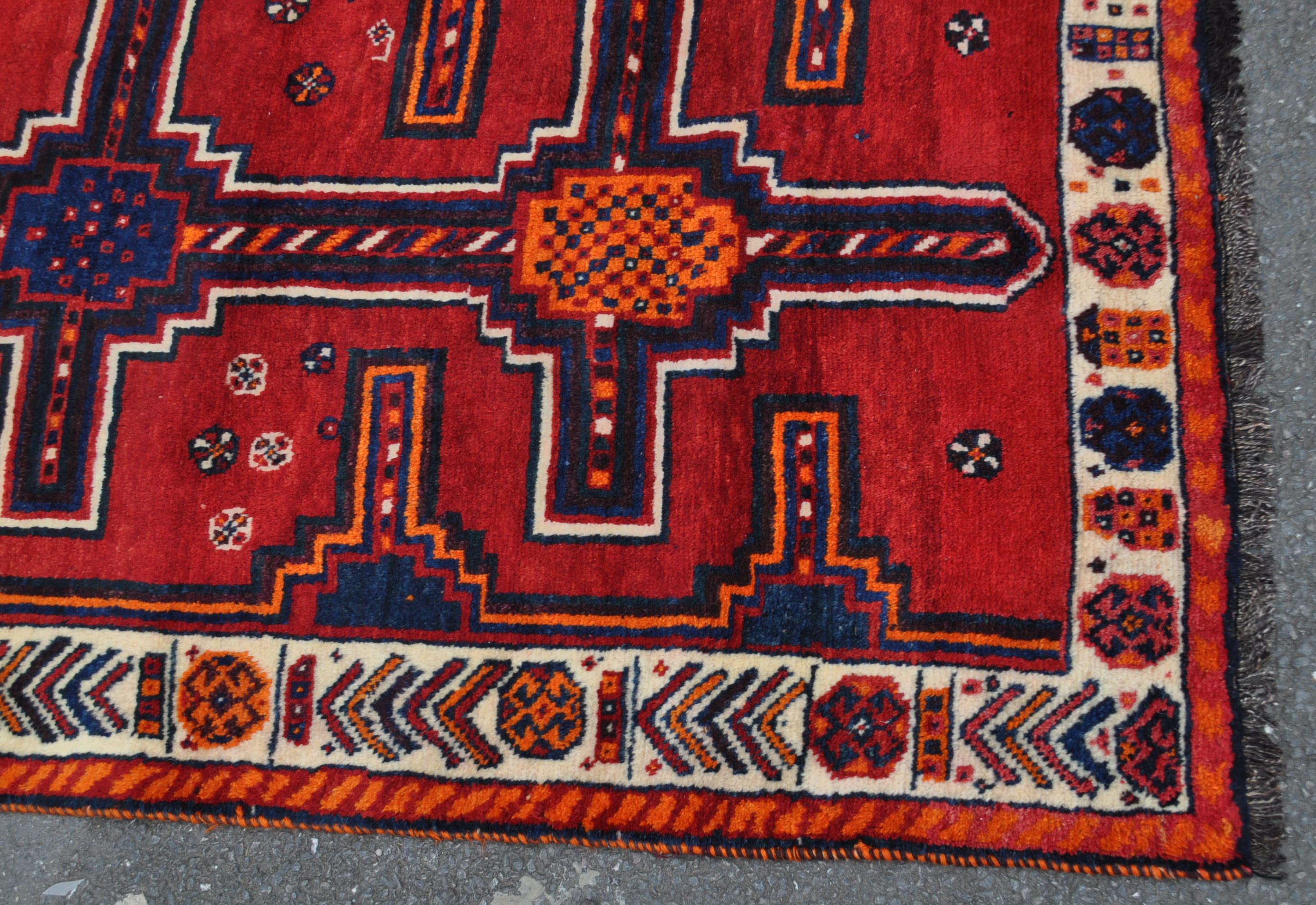 VINTAGE 20TH CENTURY SOUTH WEST PERSIAN LORI FLOOR RUG - Image 2 of 3