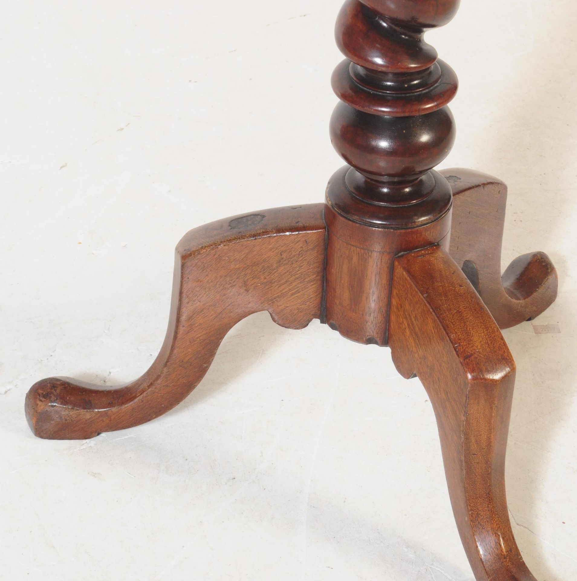 19TH CENTURY VICTORIAN MAHOGANY WINE TABLE - Image 2 of 3