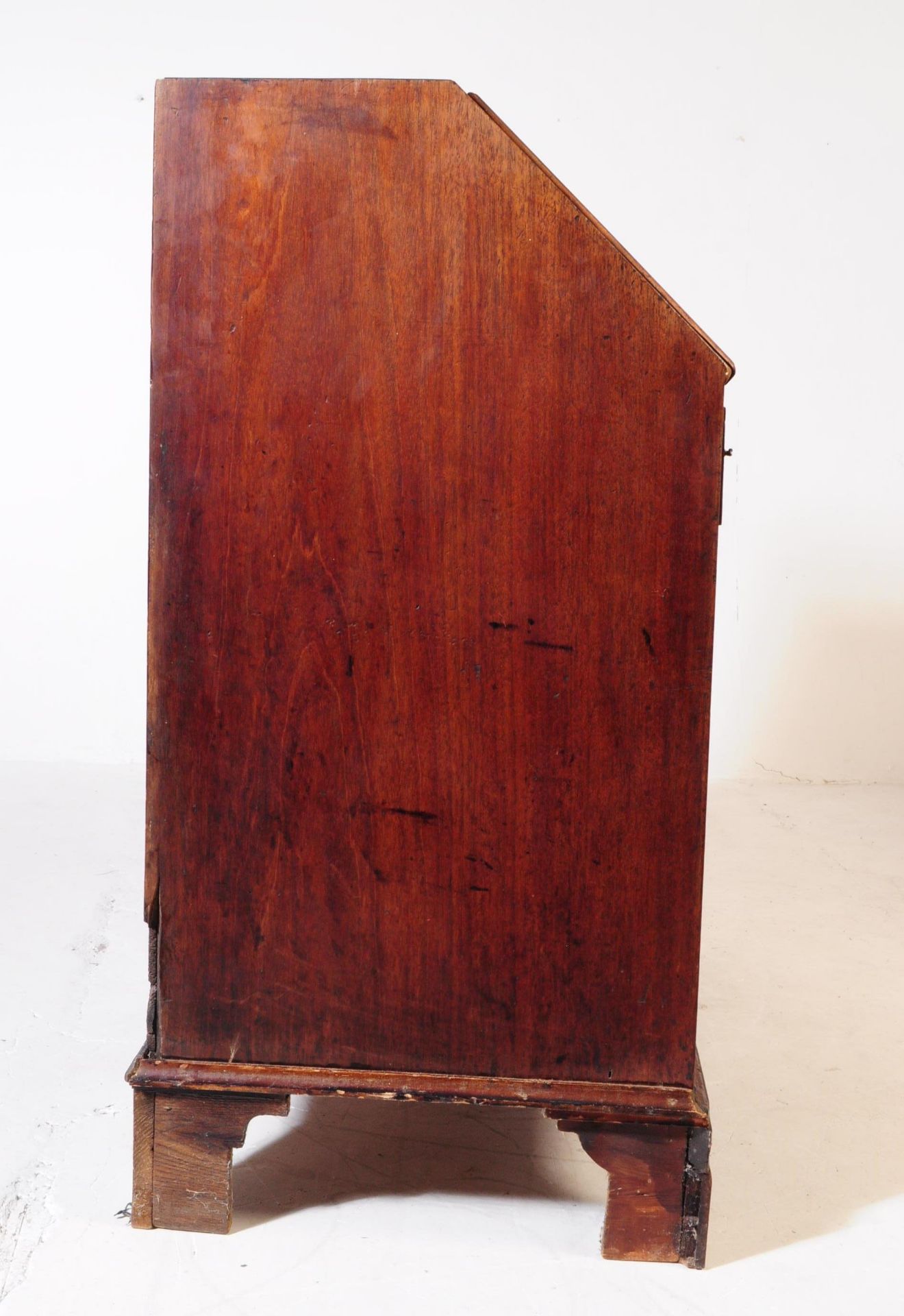 19TH CENTURY GEORGE III MAHOGANY BUREAU - Image 2 of 4