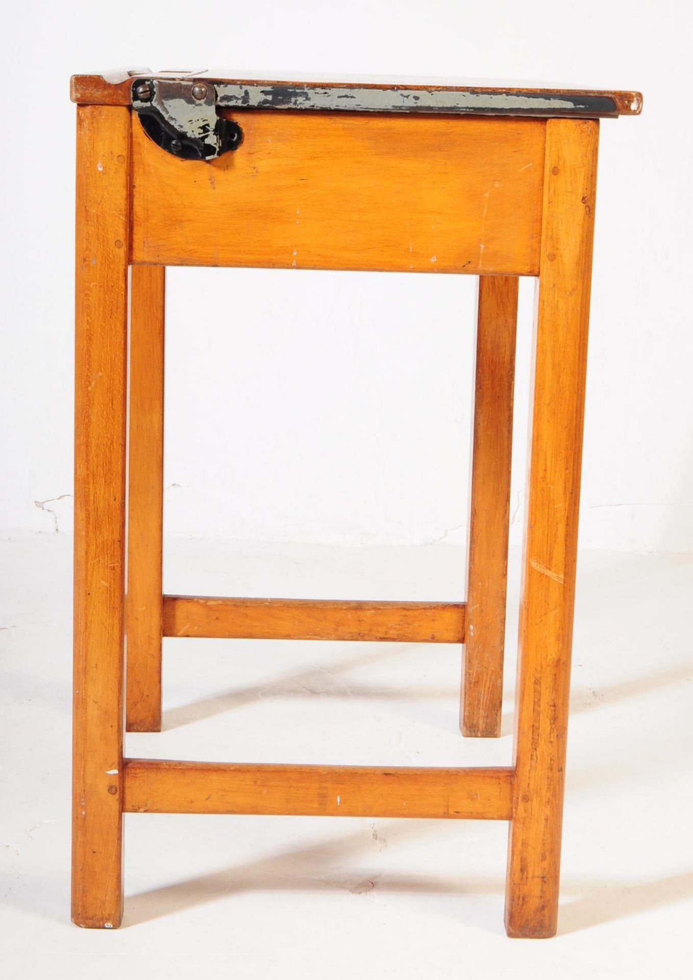 MID CENTURY 1940S OAK SCHOOL DESK - Image 4 of 7