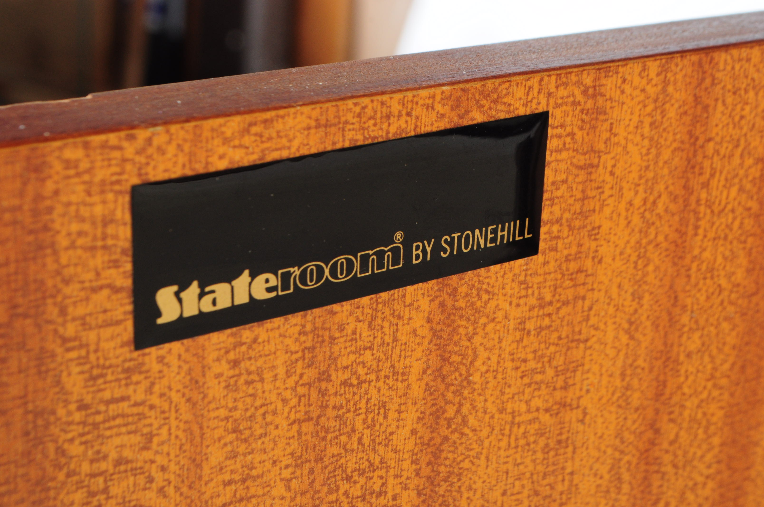 STONEHILL - MID CENTURY TEAK ROOM DIVIDER - Image 3 of 7