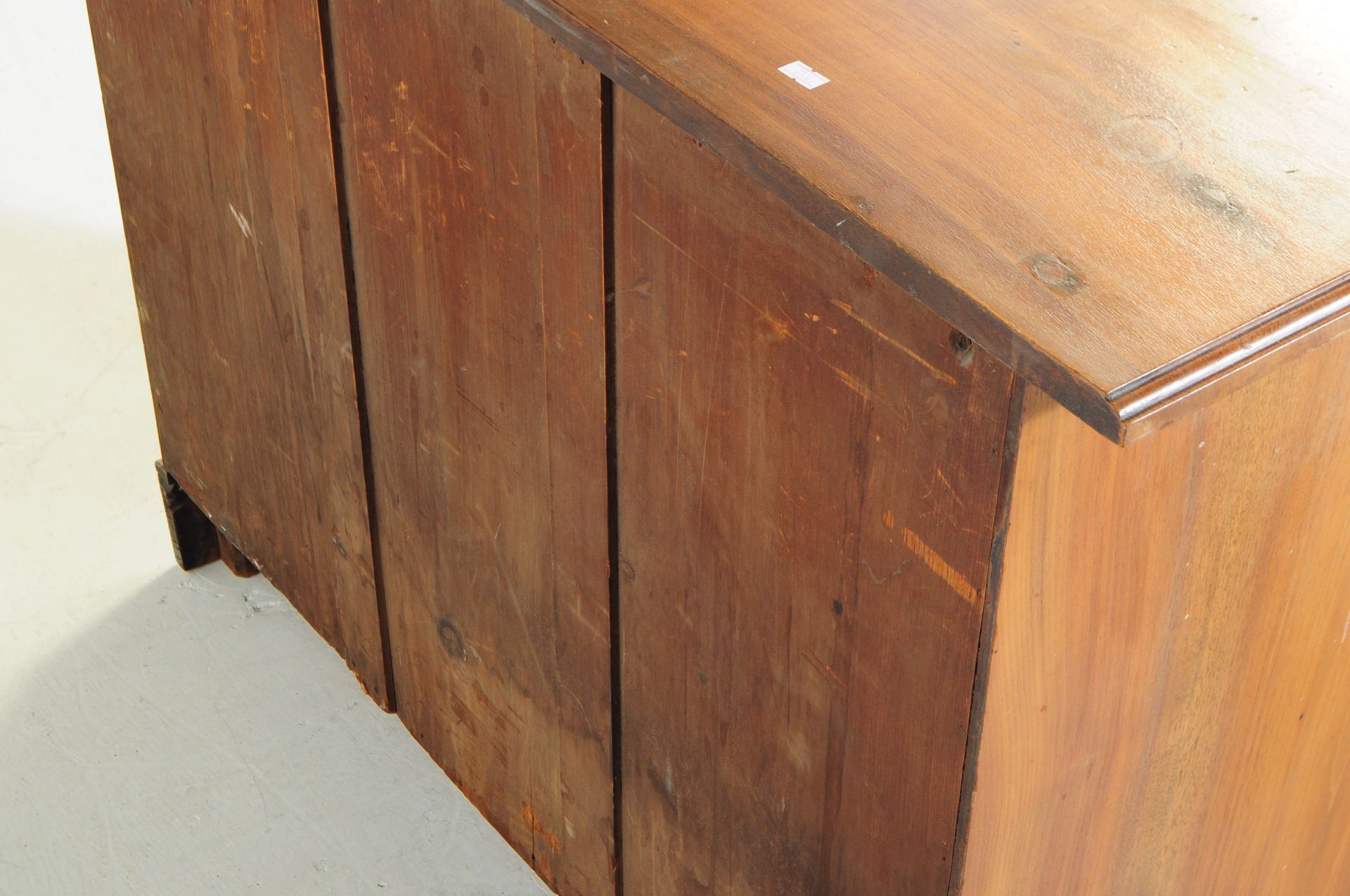 EDWARDIAN WALNUT CHEST OF DRAWERS - Image 4 of 4